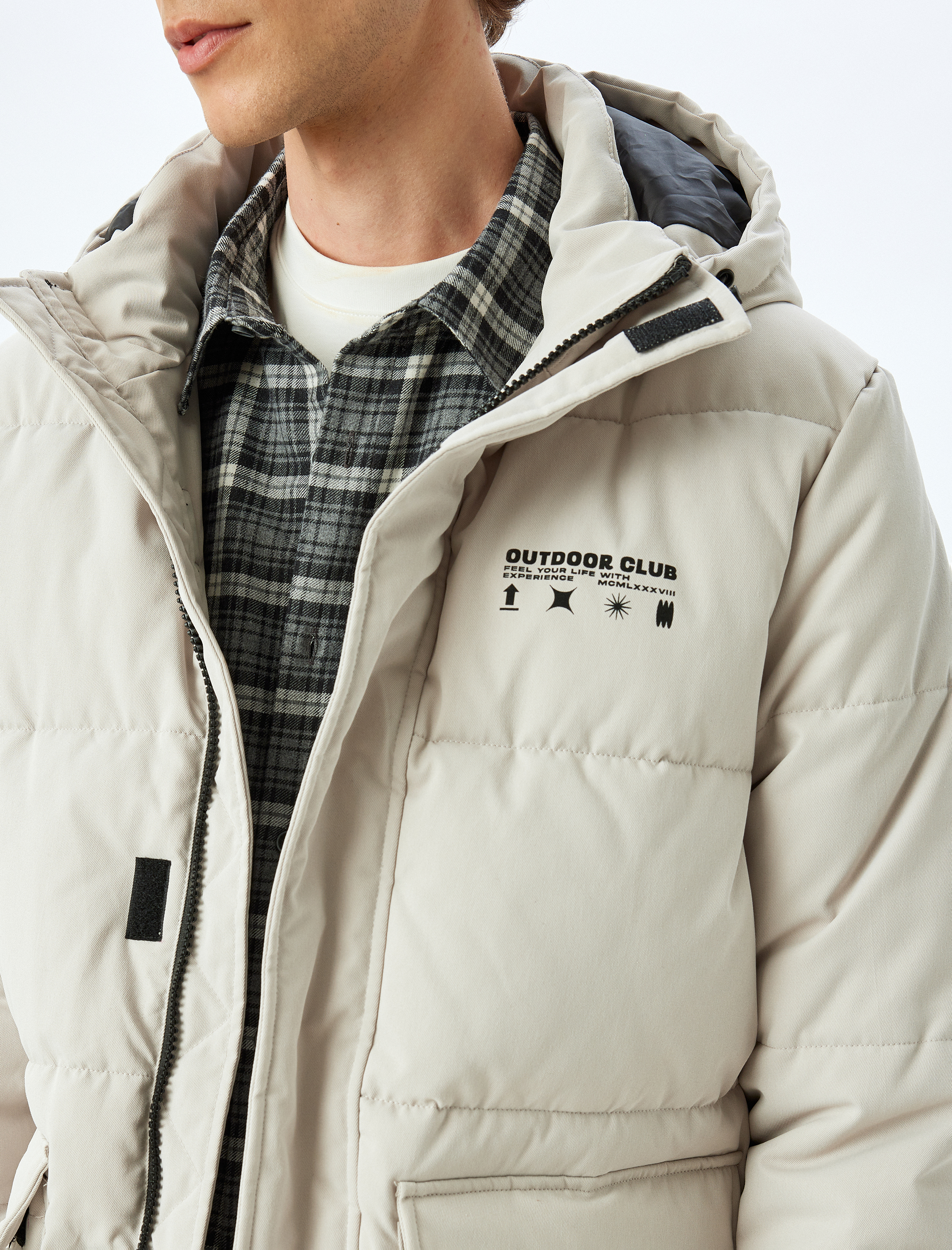   Şişme Mont Slogan Baskılı Slim Fit Fermuarlı