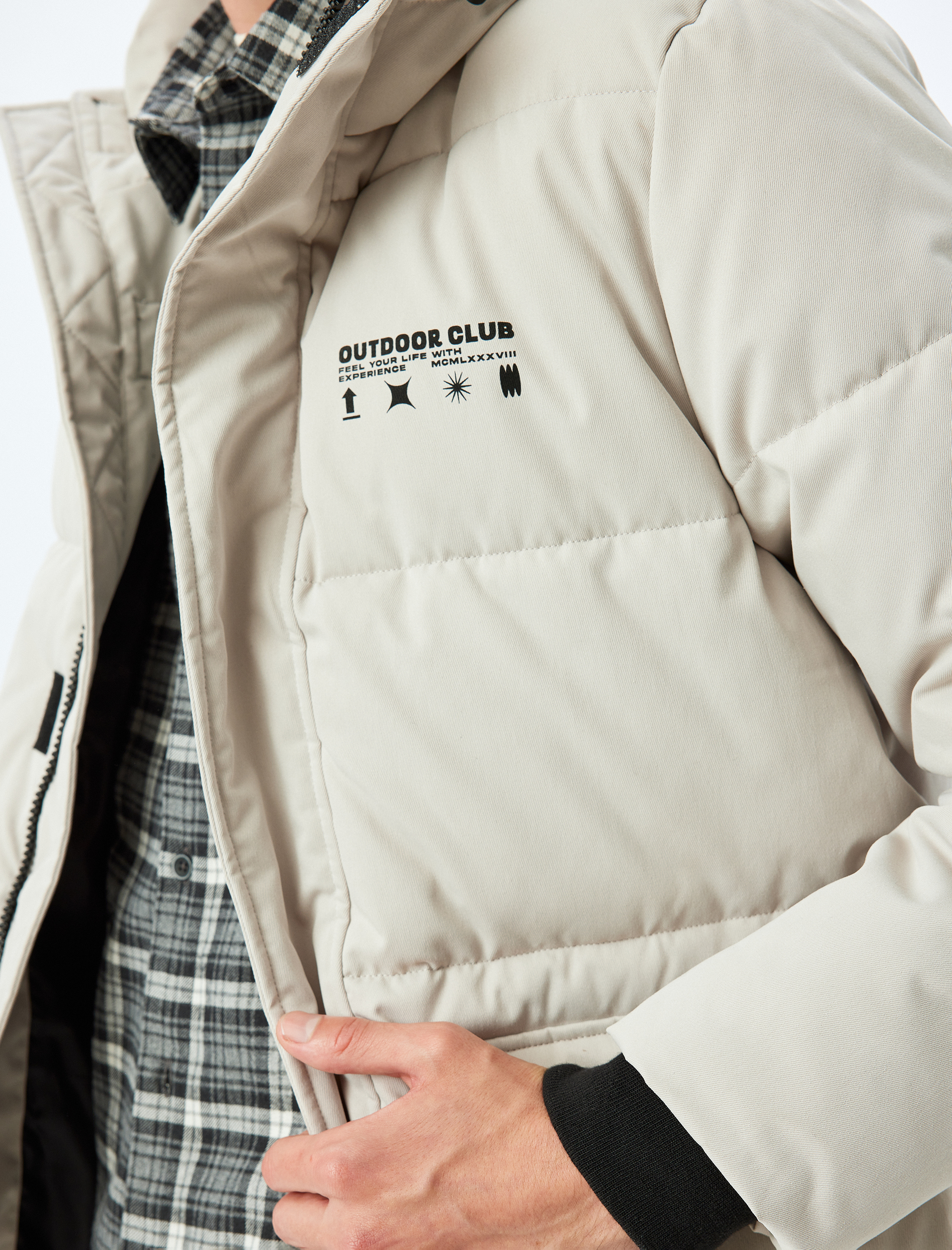   Şişme Mont Slogan Baskılı Slim Fit Fermuarlı