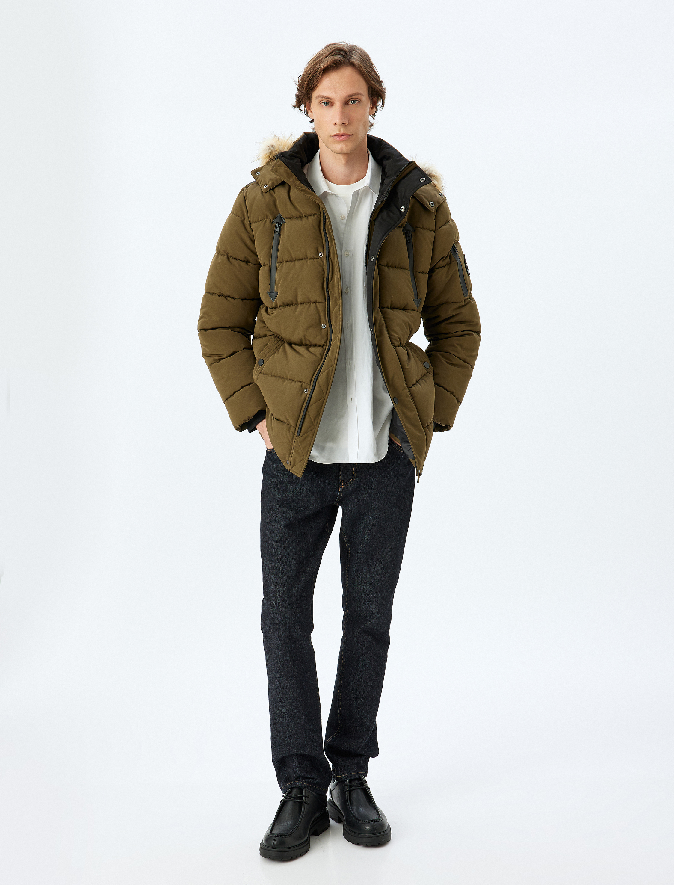   Şişme Mont Suni Kürklü Kapşonlu Etiket Detaylı Slim Fit Fermuarlı