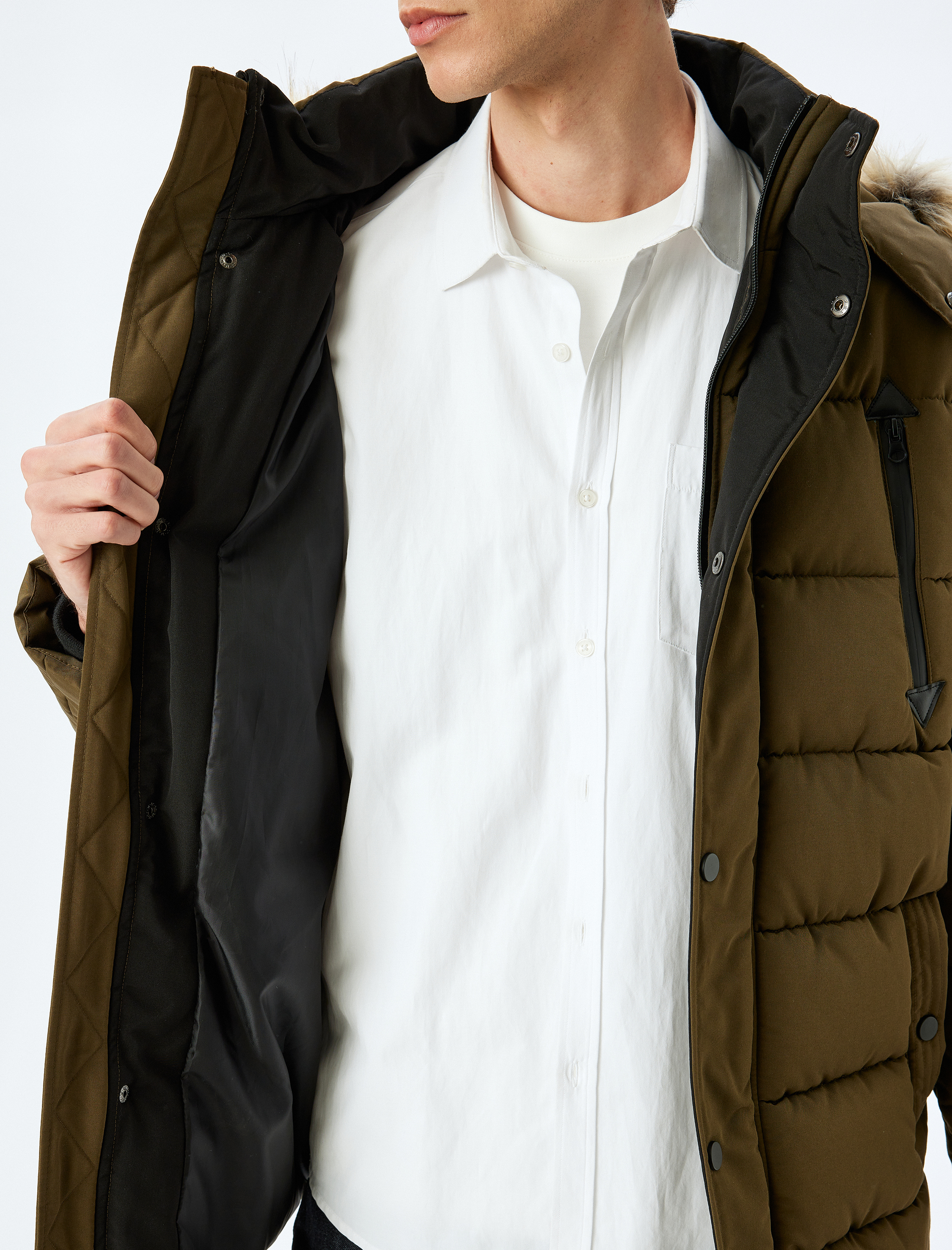   Şişme Mont Suni Kürklü Kapşonlu Etiket Detaylı Slim Fit Fermuarlı