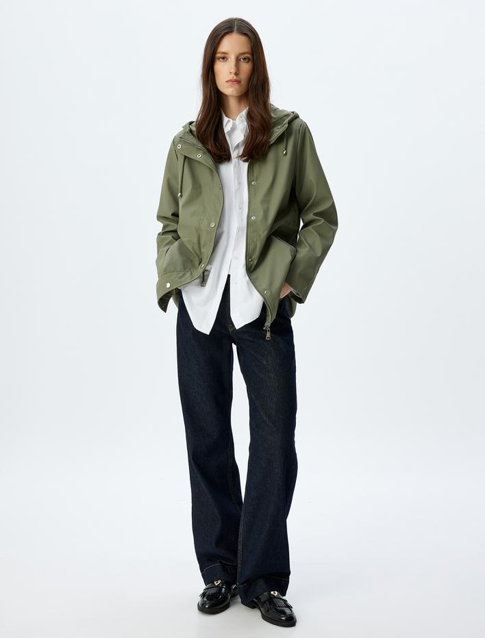  Kalça Boy Cepli Fermuarlı Kapüşonlu Yağmurluk