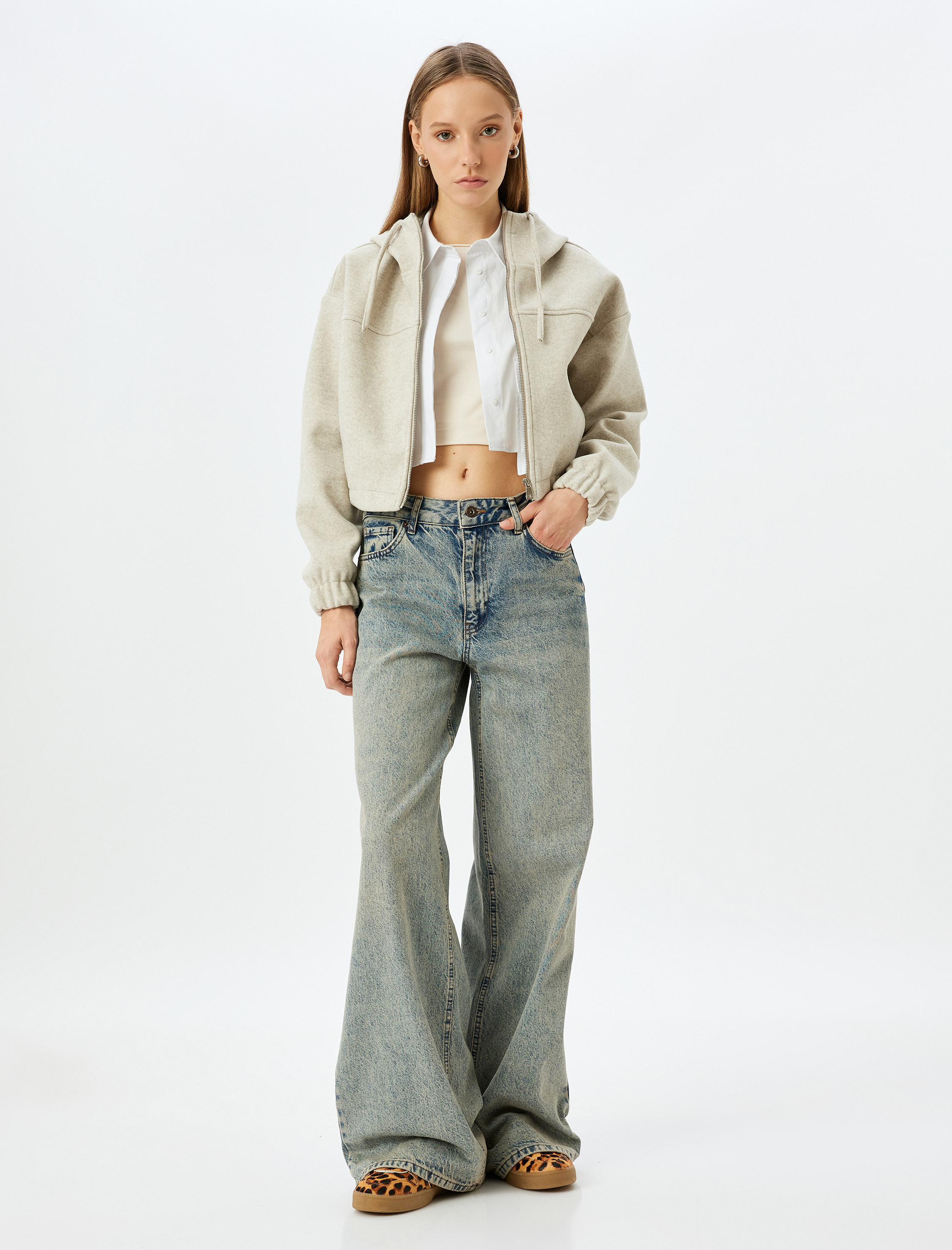   Kapüşonlu Fermuarlı Dikiş Detaylı Crop Sweatshirt