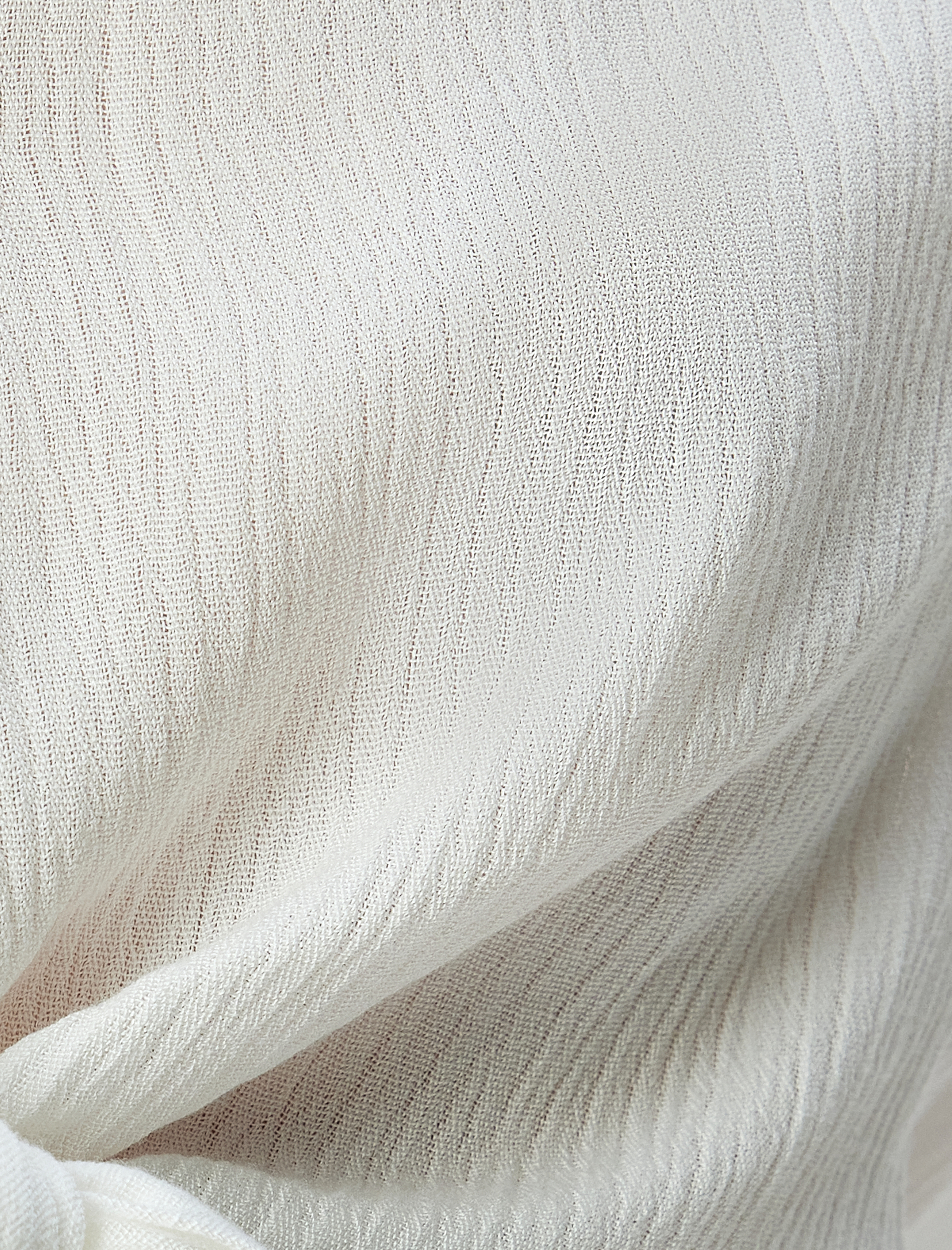 Uzun Kollu Önden Bağlama Detaylı Düğmeli Viskon Crop Bluz