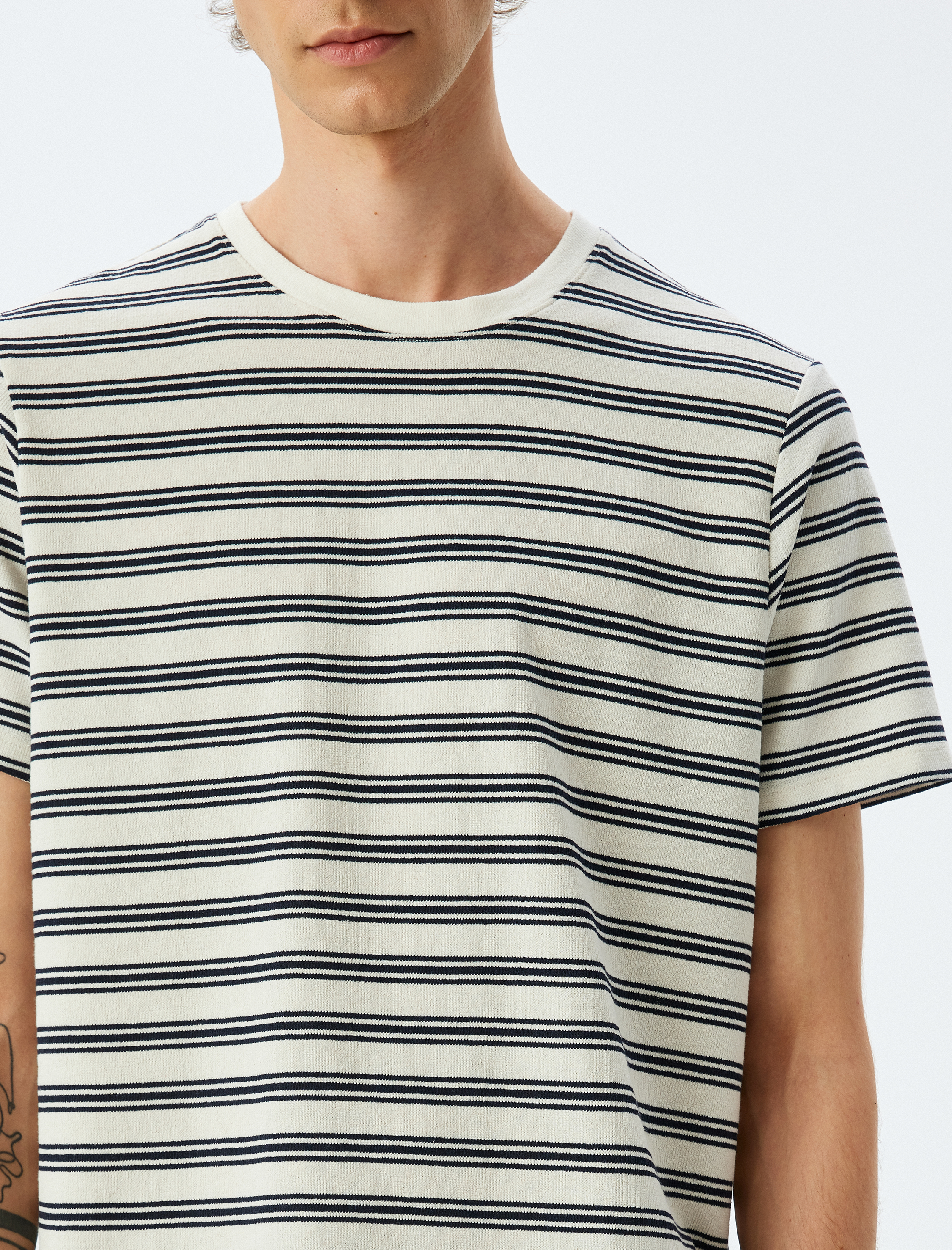   Bisiklet Yaka Kısa Kollu Regular Fit Pamuk Karışımlı Havlu Kumaş Çizgili Tişört