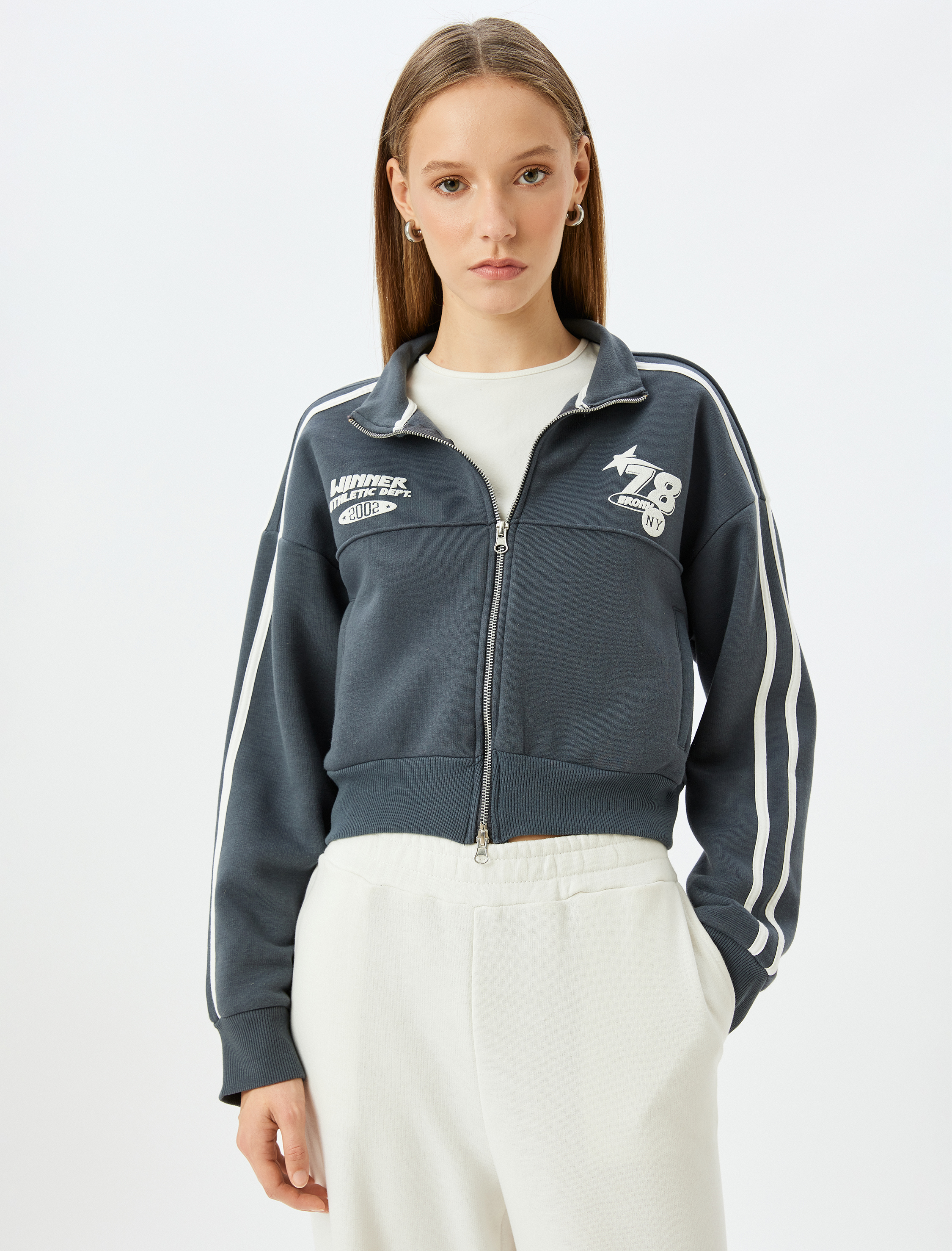   Şardonlu Dik Yaka Fermuarlı Cep Detaylı Biyeli Crop Kolej Sweatshirt