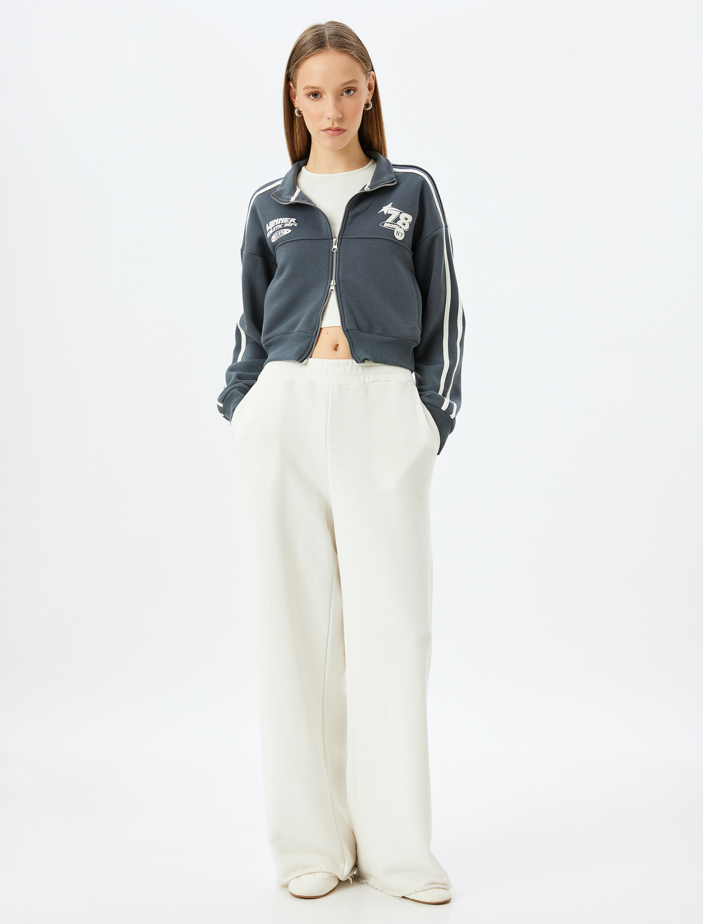   Şardonlu Dik Yaka Fermuarlı Cep Detaylı Biyeli Crop Kolej Sweatshirt