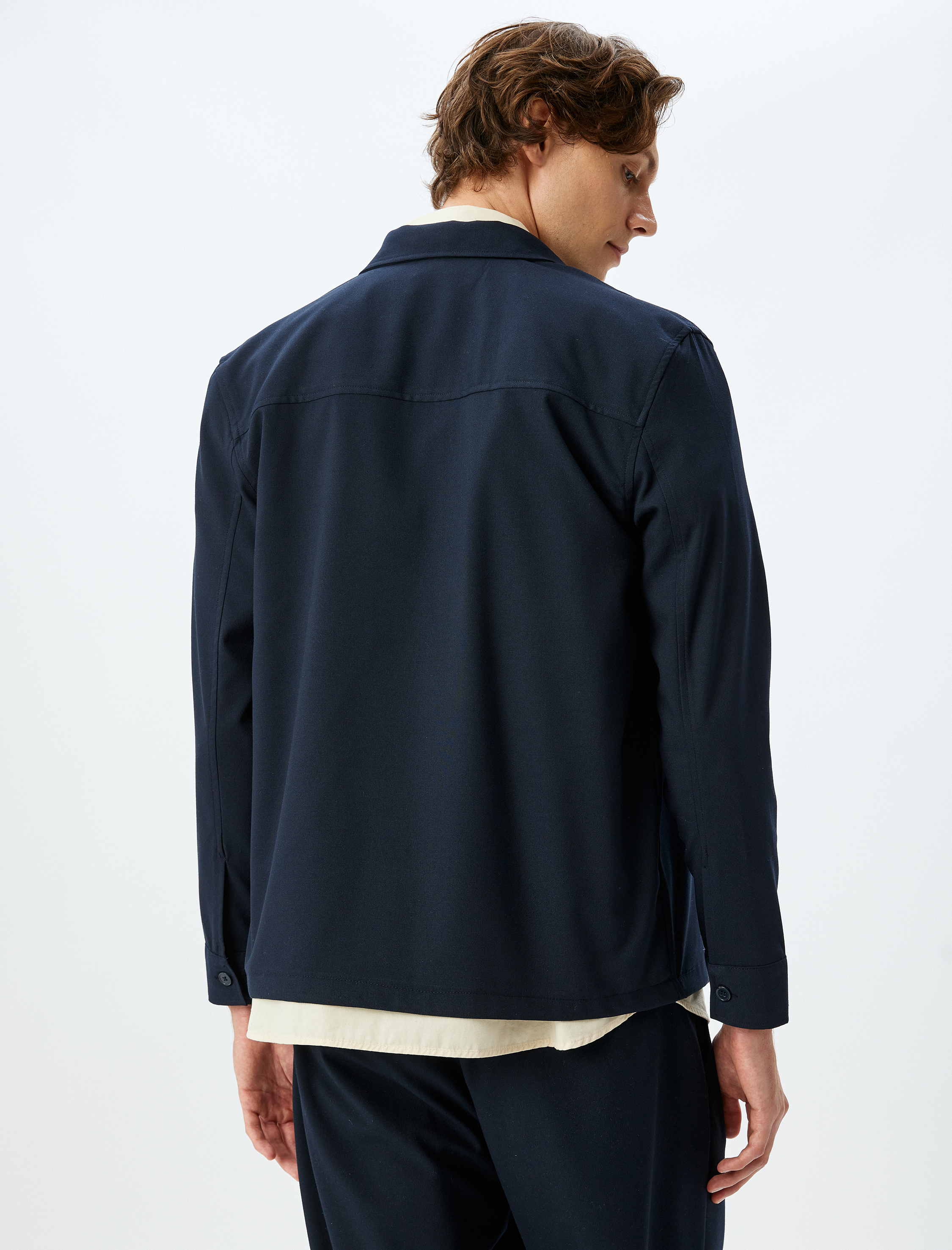   Uzun Kollu Kapaklı Cep Detaylı Regular Fit Viskon Karışımlı Klasik Gömlek