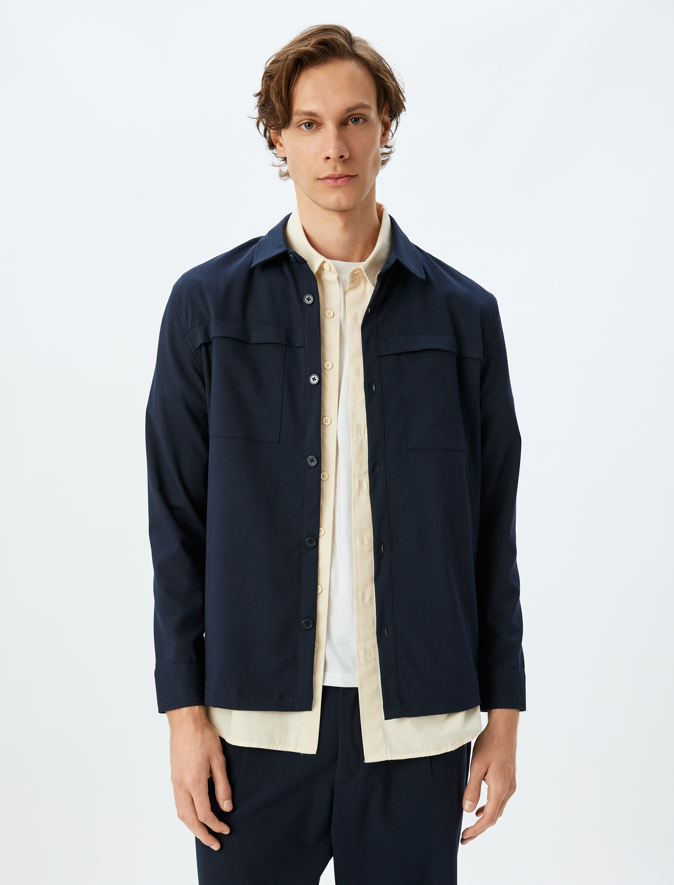   Uzun Kollu Kapaklı Cep Detaylı Regular Fit Viskon Karışımlı Klasik Gömlek