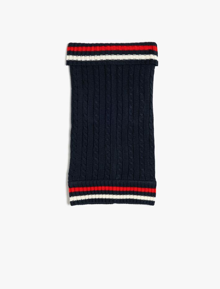  Biyeli Dik Yaka Örgü Dokulu Köpek Kazağı