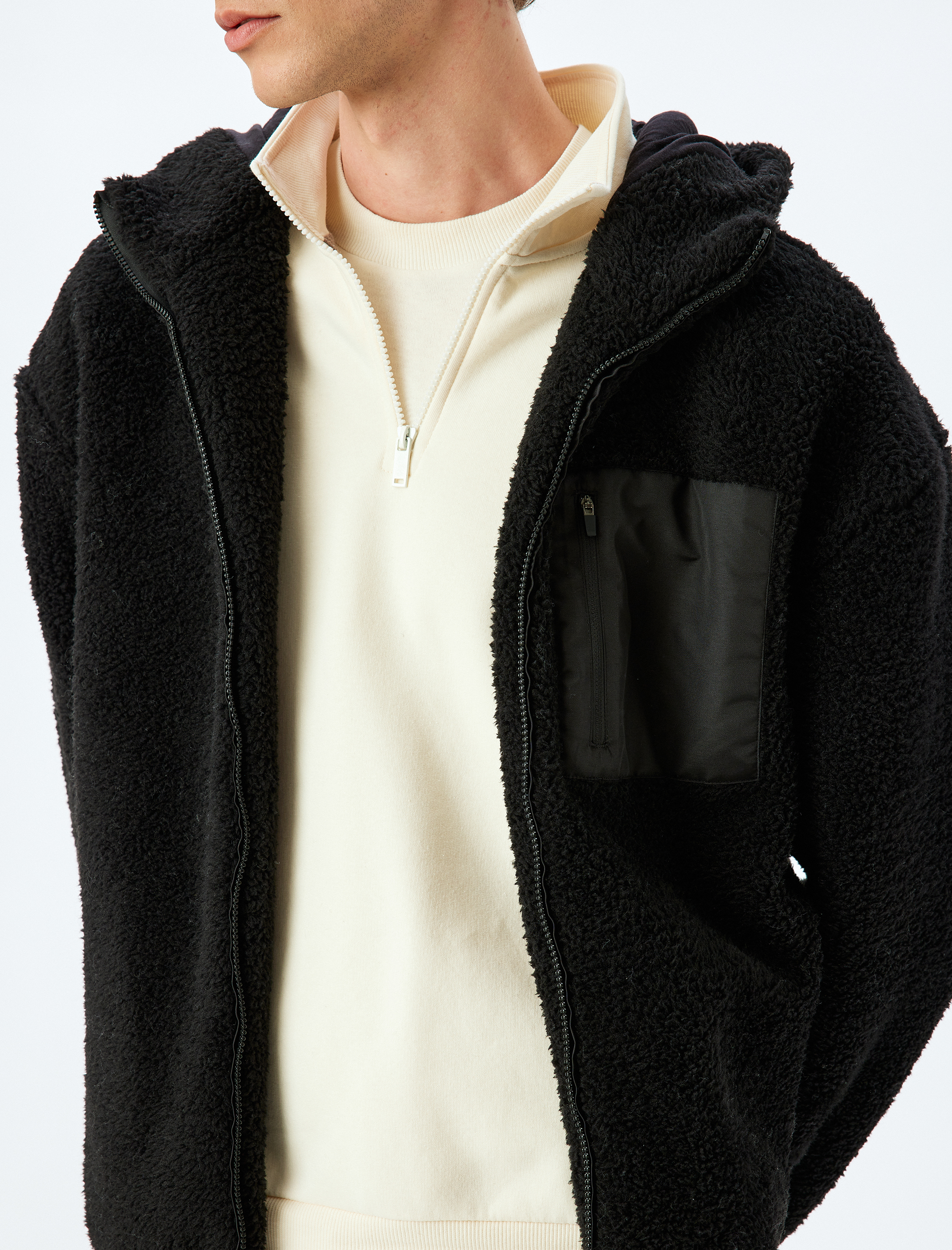 Fermuarlı Cep Detaylı Kapşonlu Peluş Ceket