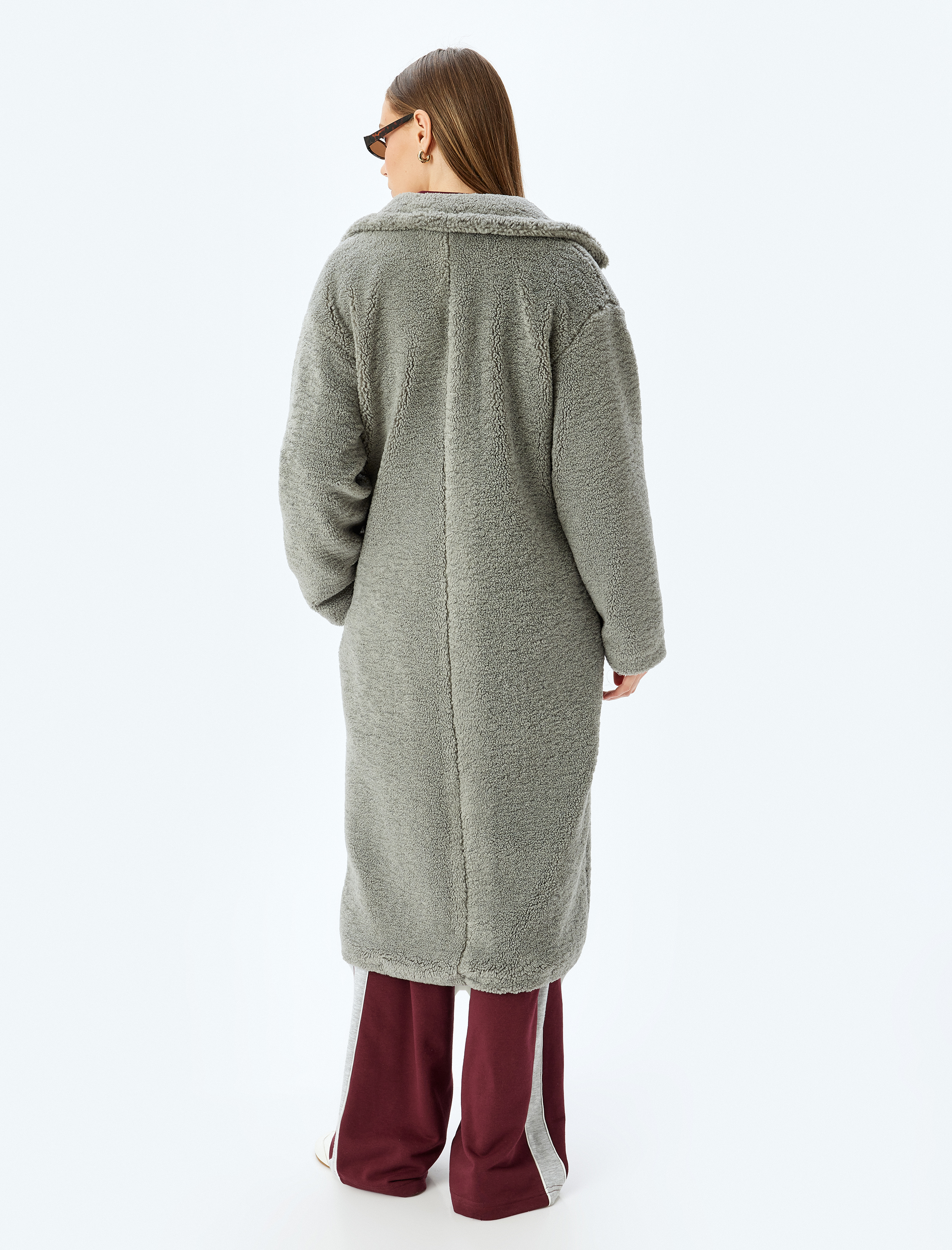   Düğmeli Astarlı Cep Detaylı Uzun Peluş Kaban