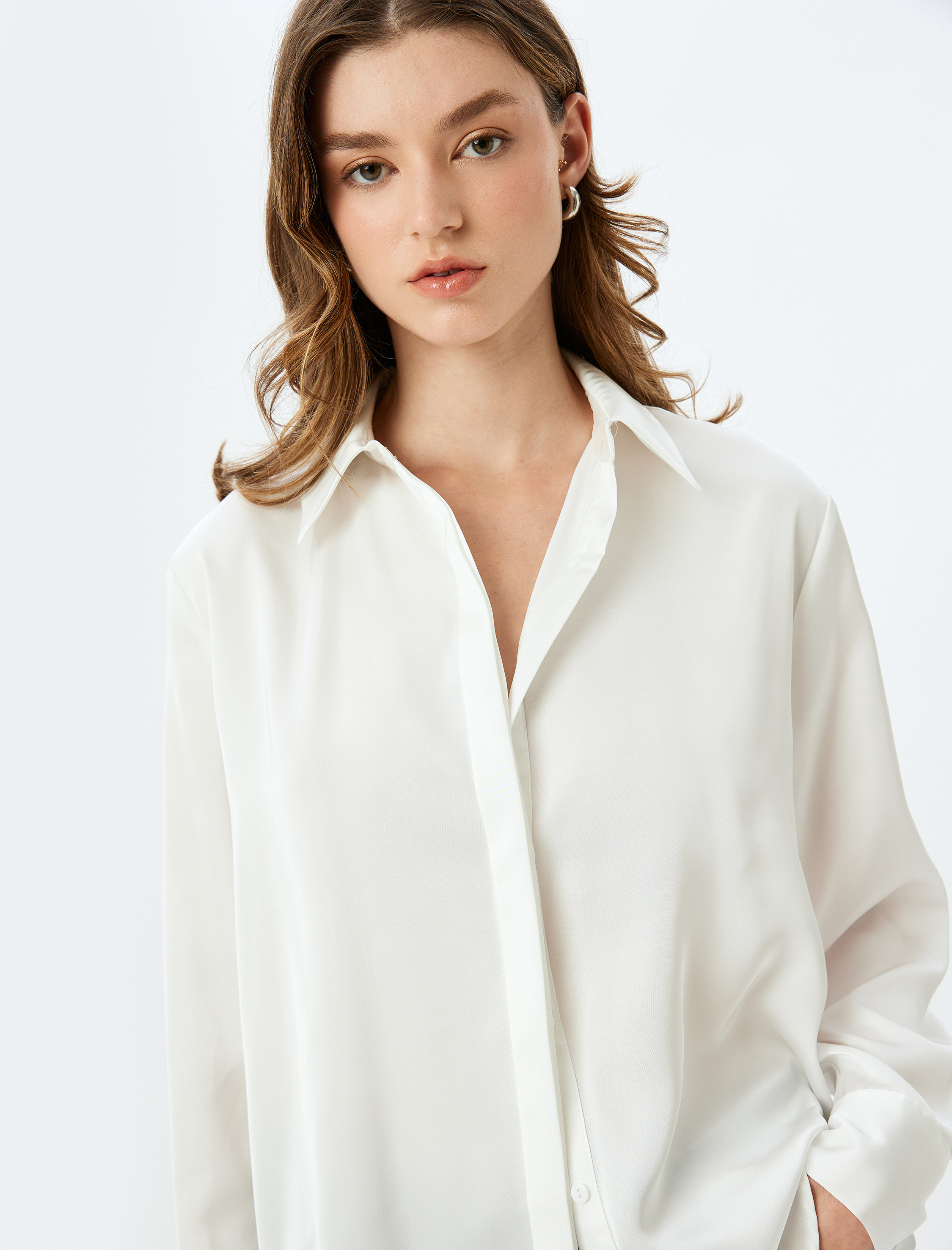   Uzun Kollu Klasik Yaka Saten Gömlek