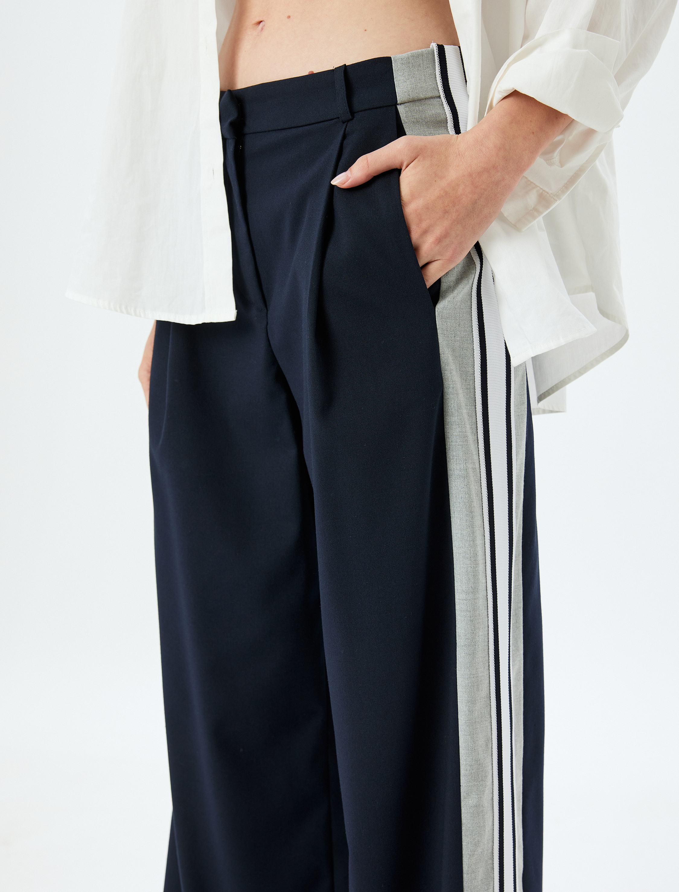   Cepli Yanları Şerit Detaylı Çizgili Baggy Kumaş Pantolon