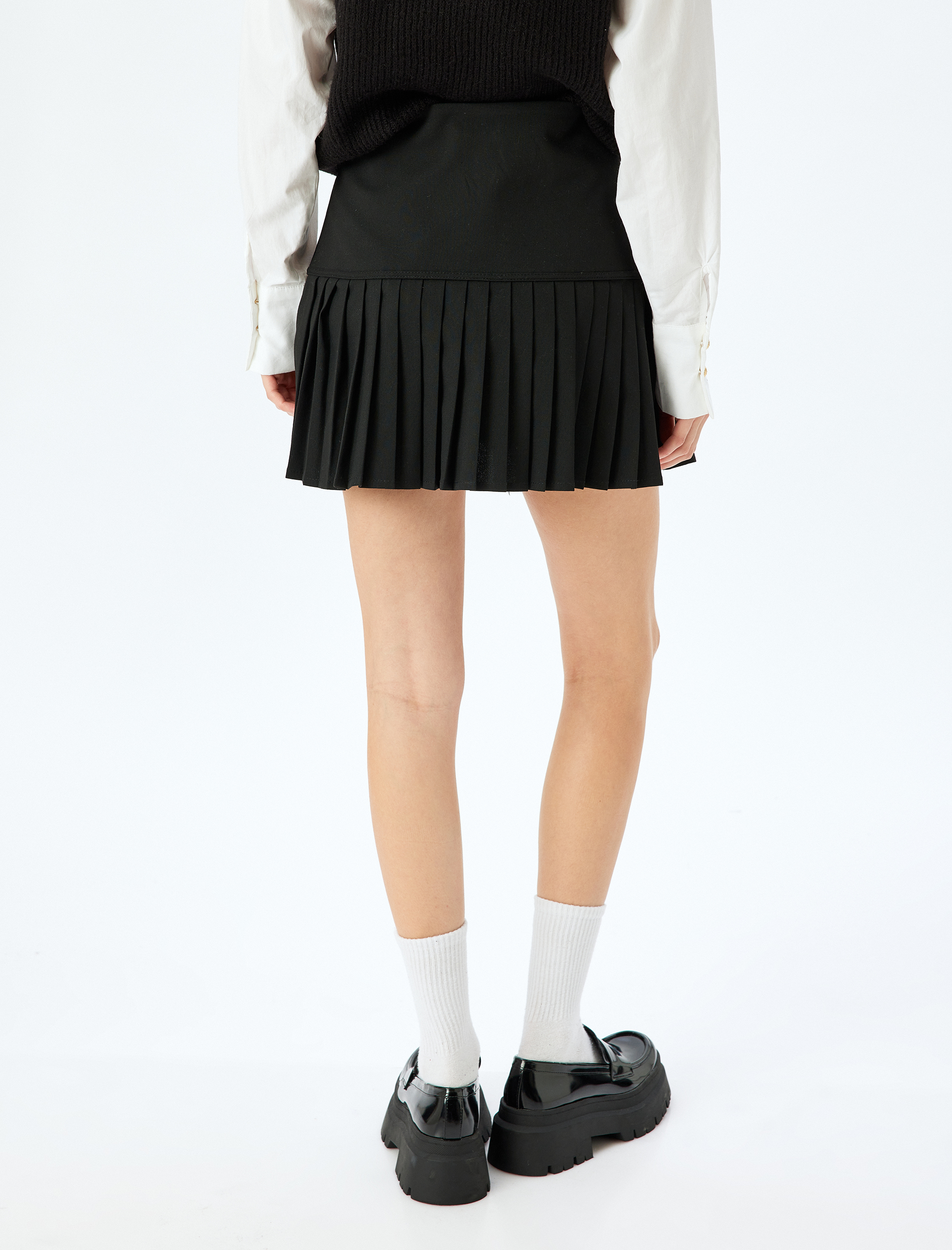   Mini Fiyonk Detaylı Pileli Etek