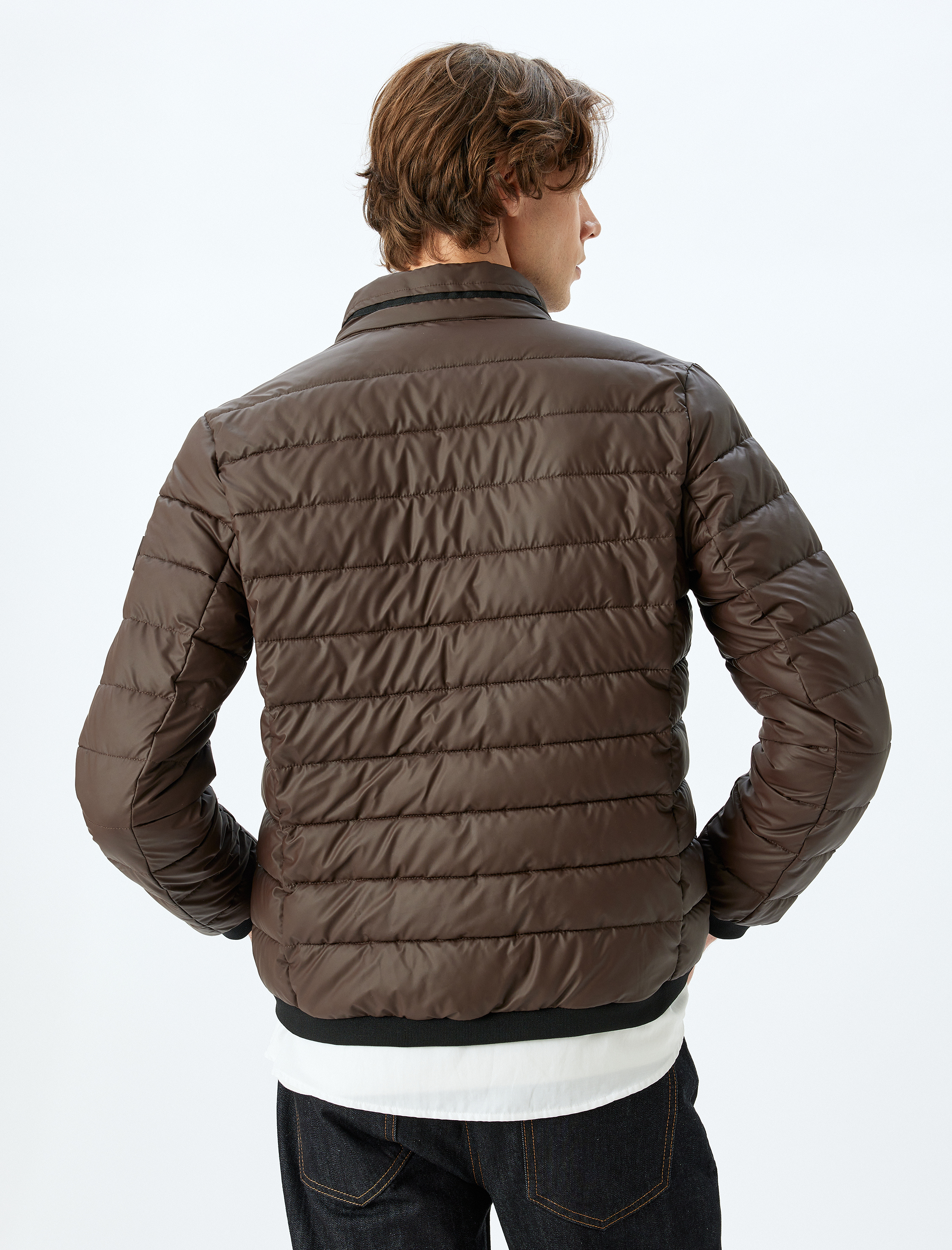 Dik Yaka Etiket Detaylı Lateks Kumaş Slim Fit Şişme Ceket