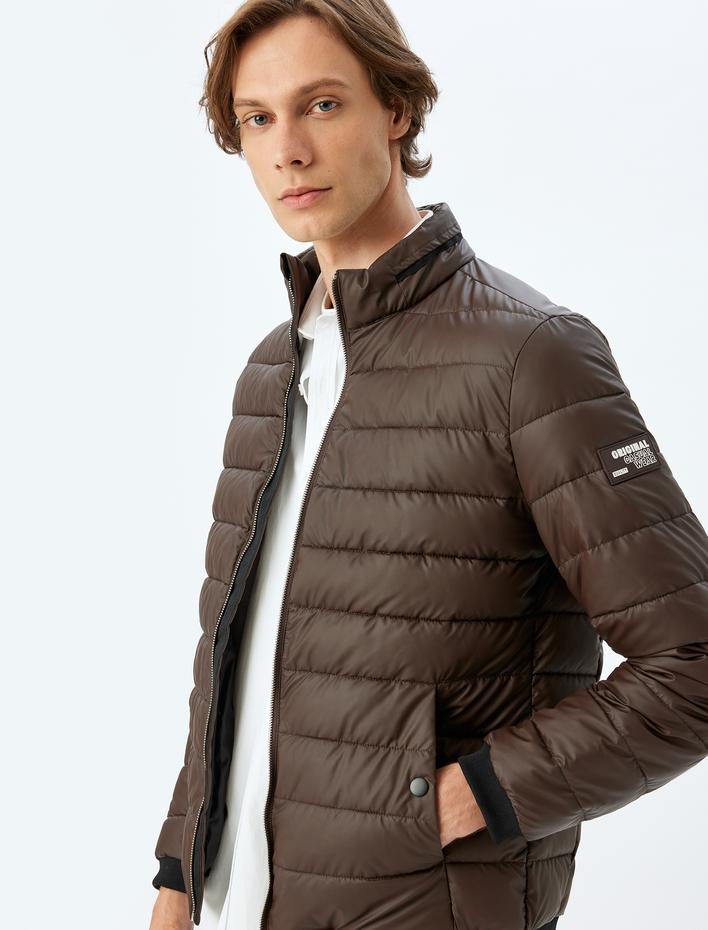  Dik Yaka Etiket Detaylı Lateks Kumaş Slim Fit Şişme Ceket