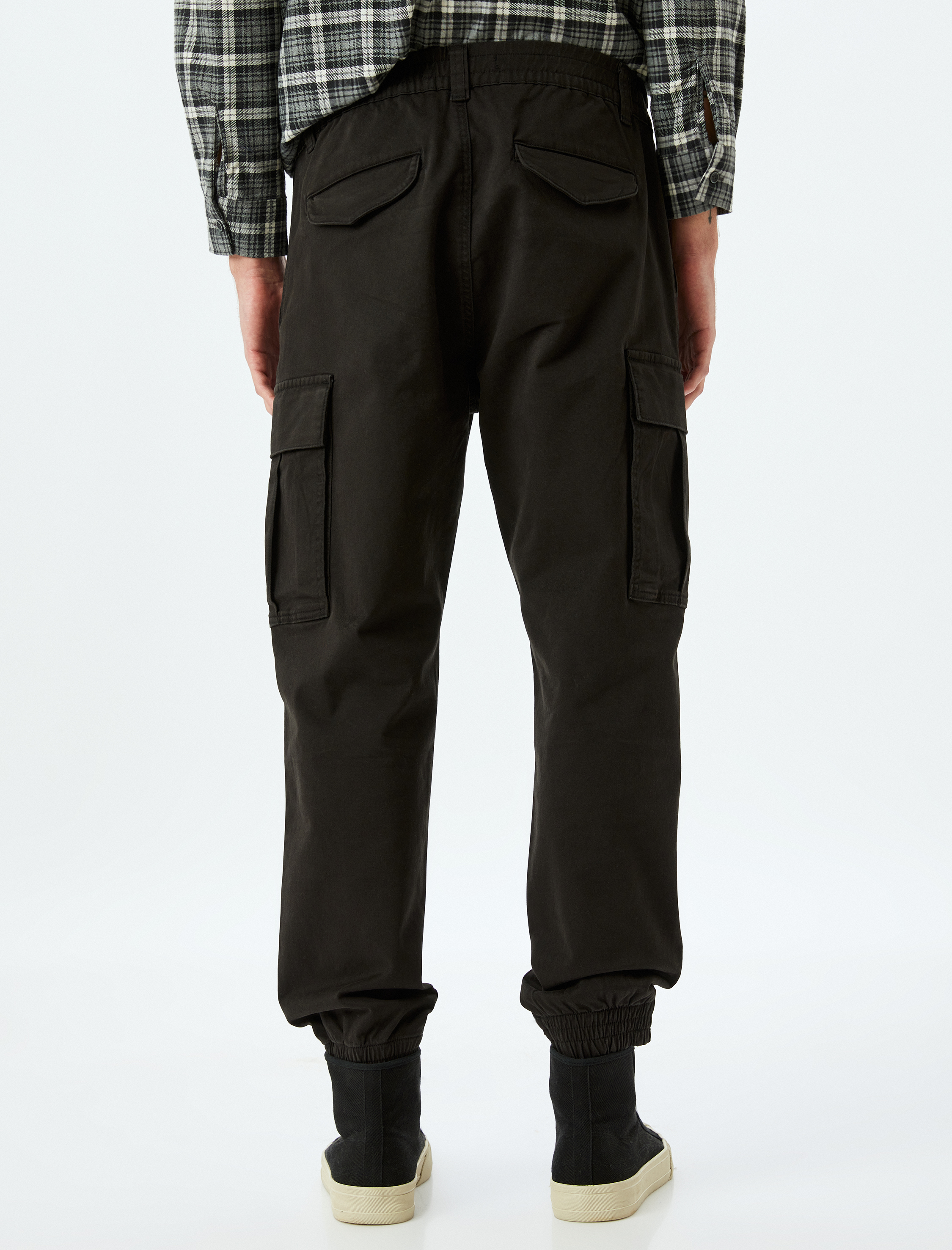   Pamuklu Gabardin Cep Detaylı Düğmeli Beli Lastikli Jogger Pantolon