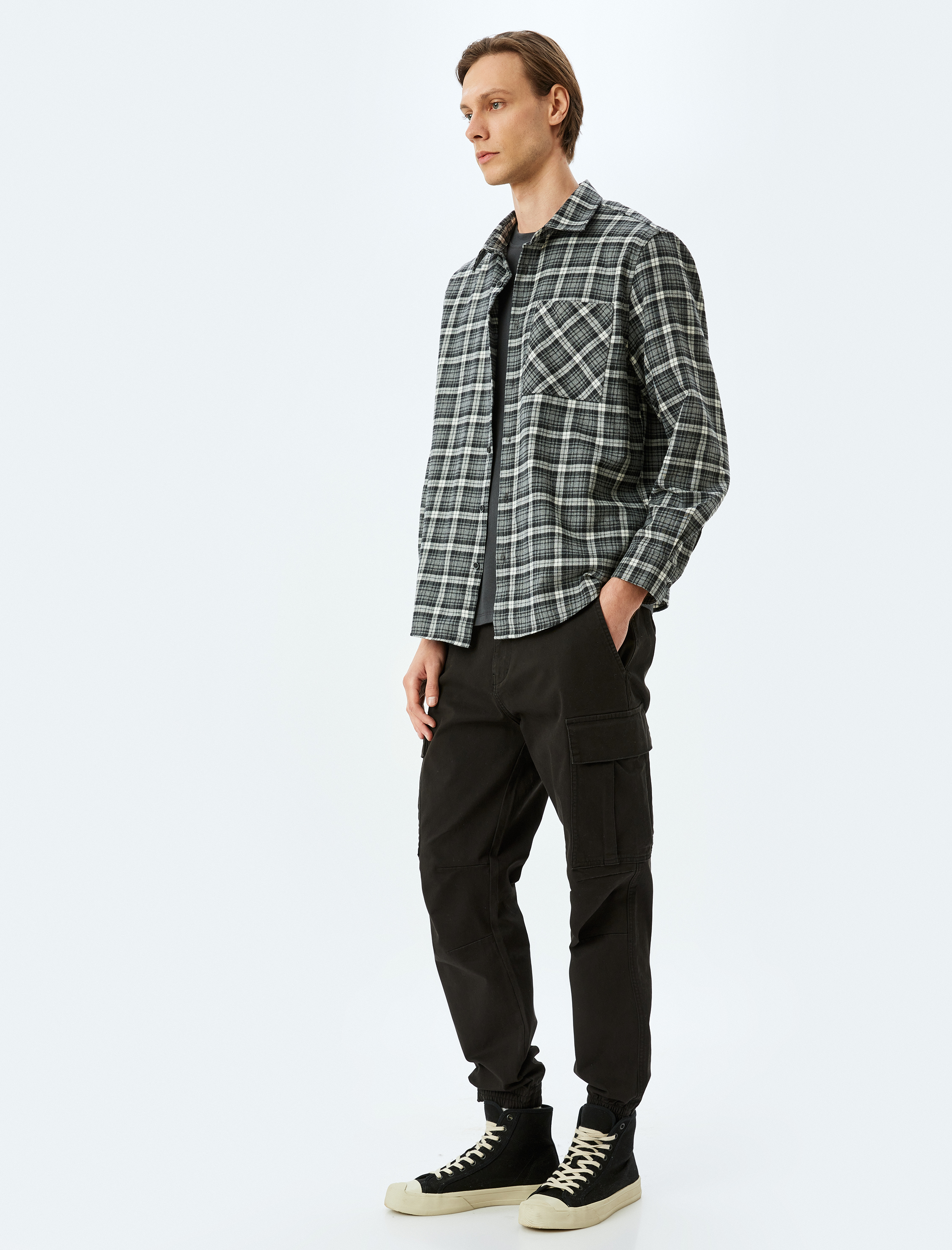   Pamuklu Gabardin Cep Detaylı Düğmeli Beli Lastikli Jogger Pantolon