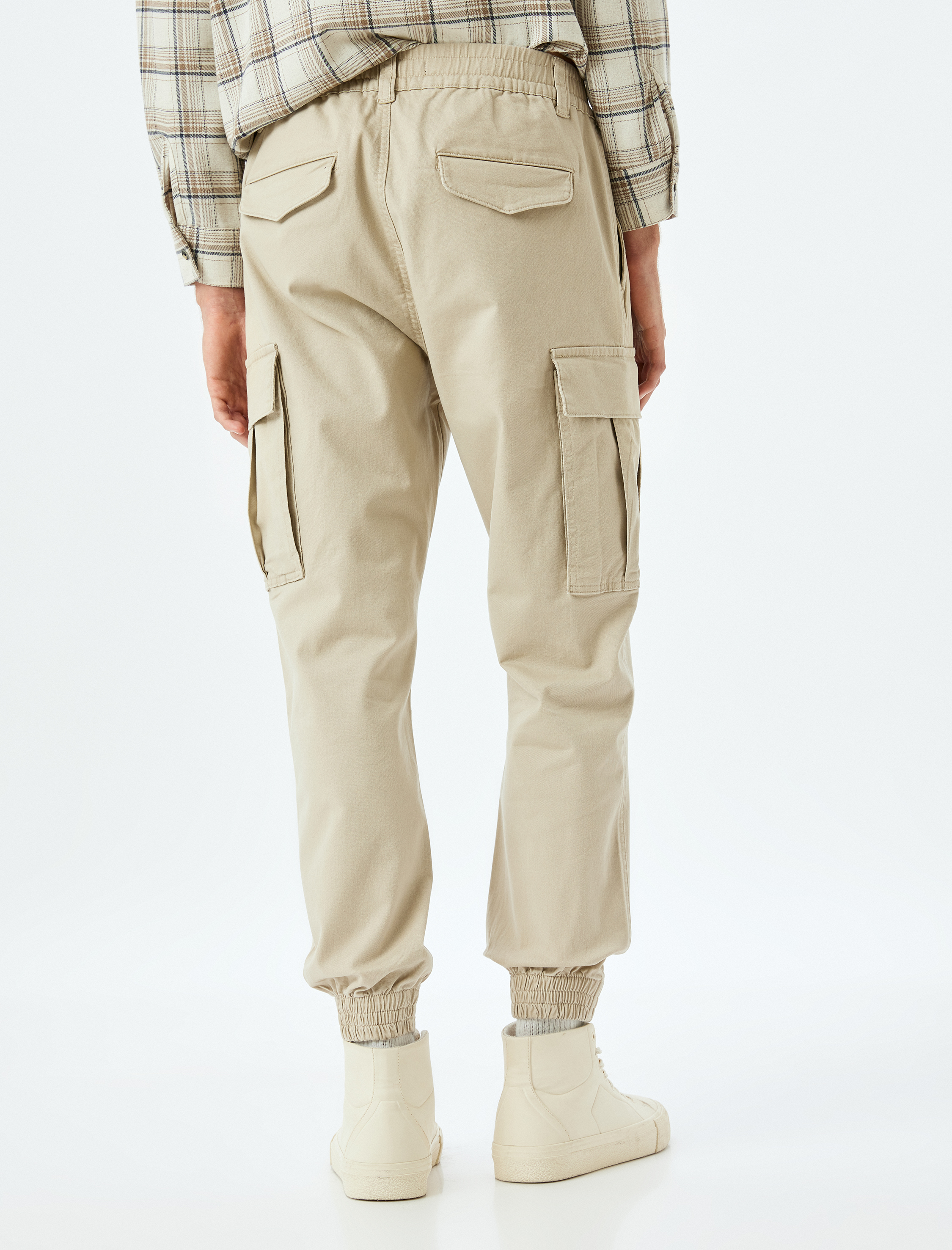   Pamuklu Gabardin Cep Detaylı Düğmeli Beli Lastikli Jogger Pantolon