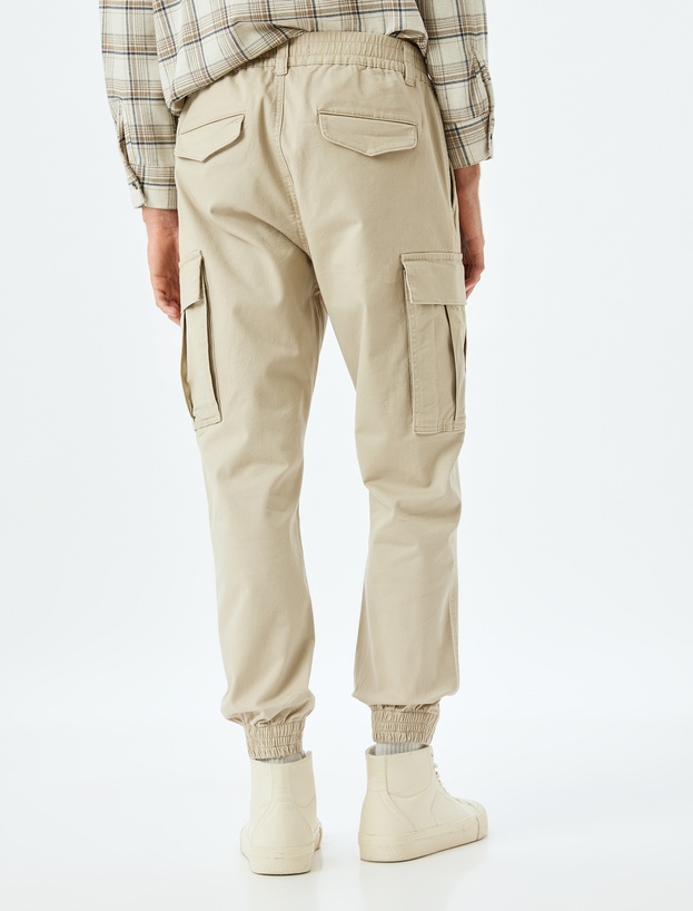 Pamuklu Gabardin Cep Detaylı Düğmeli Beli Lastikli Jogger Pantolon_3