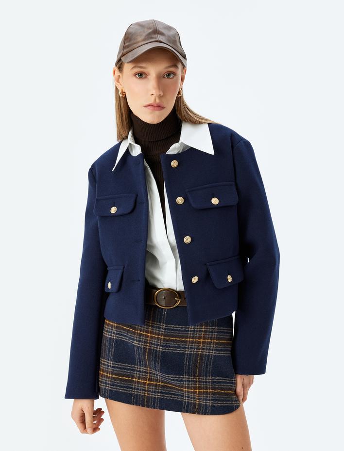  Düğmeli Yuvarlak Yaka Cep Detaylı Dar Kalıp Mevsimlik Ceket