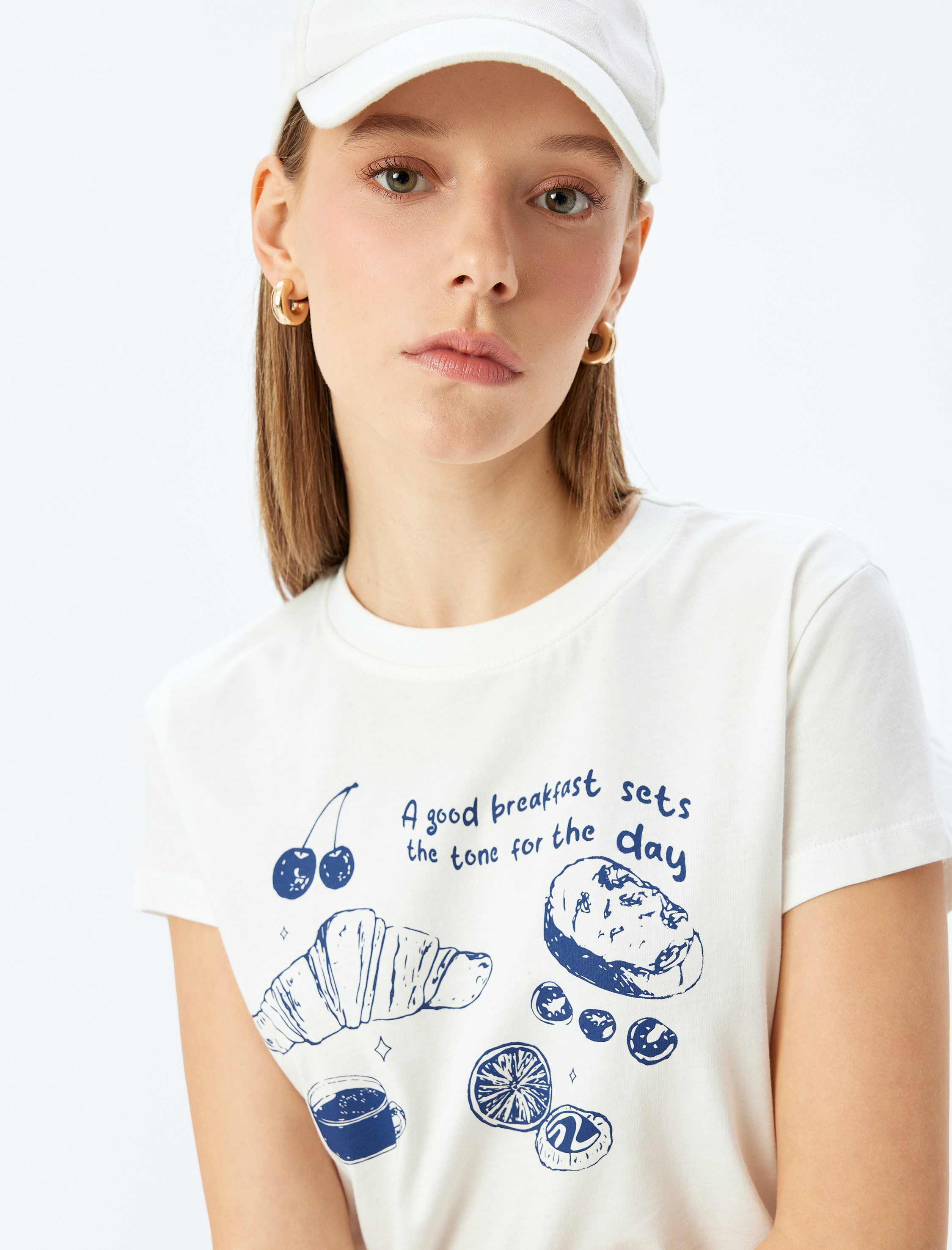   Bisiklet Yaka Dar Kalıp Kısa Kollu Meyve Baskılı Tişört