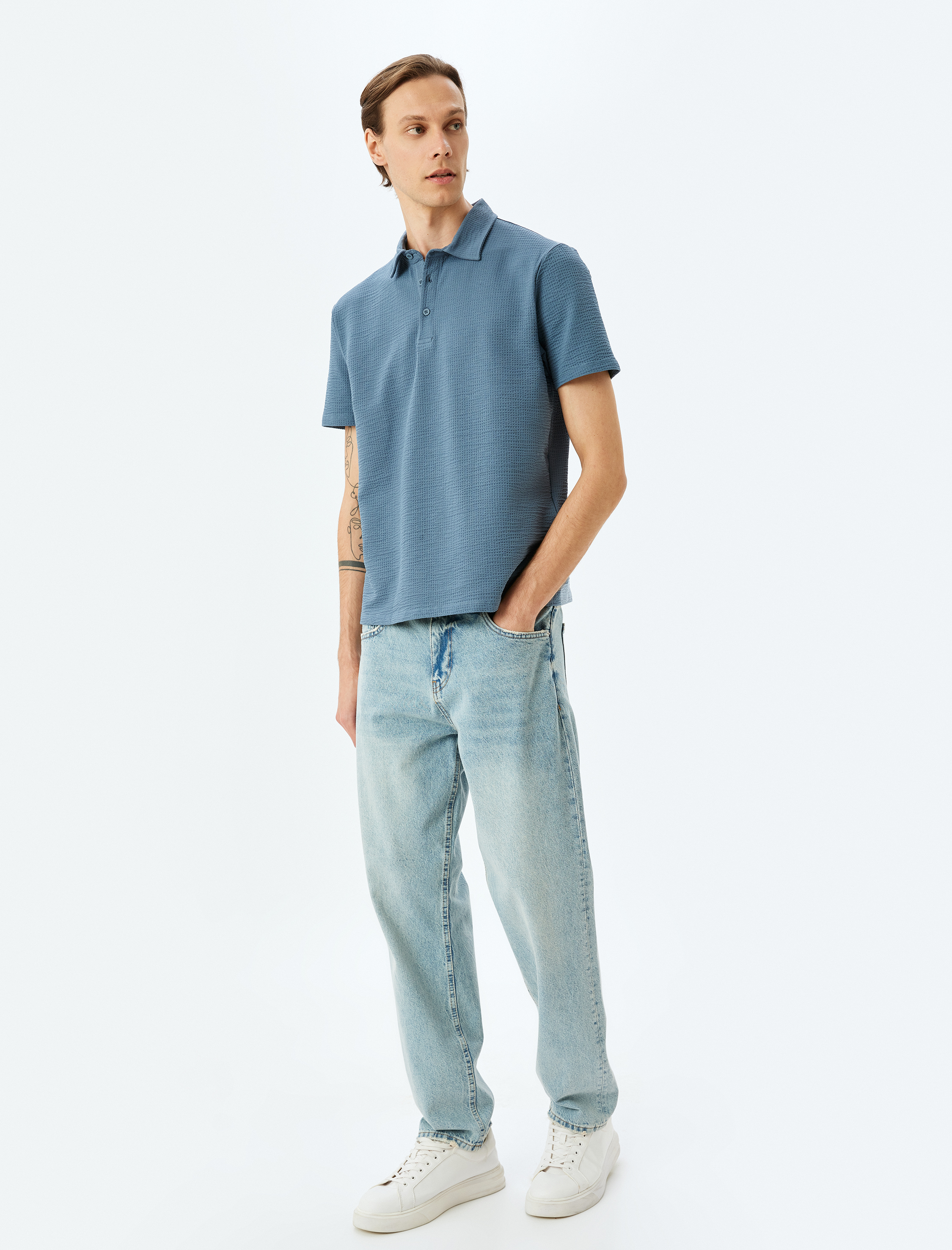   Kısa Kollu Pamuklu Regular Fit Dokulu Polo Yaka Tişört