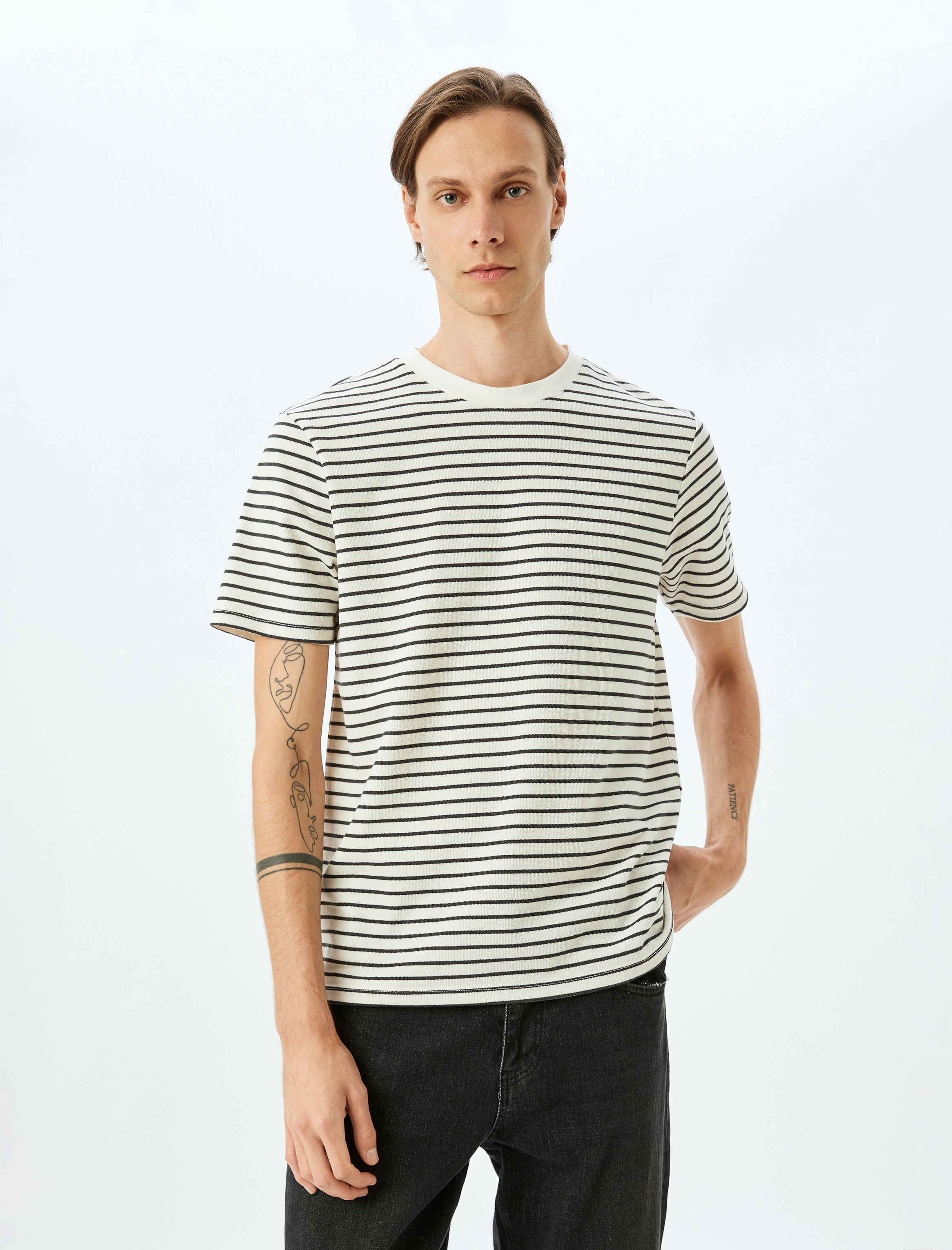   Bisiklet Yaka Kısa Kollu Pamuk Karışımlı Tok Kumaş Çizgili Oversize Tişört