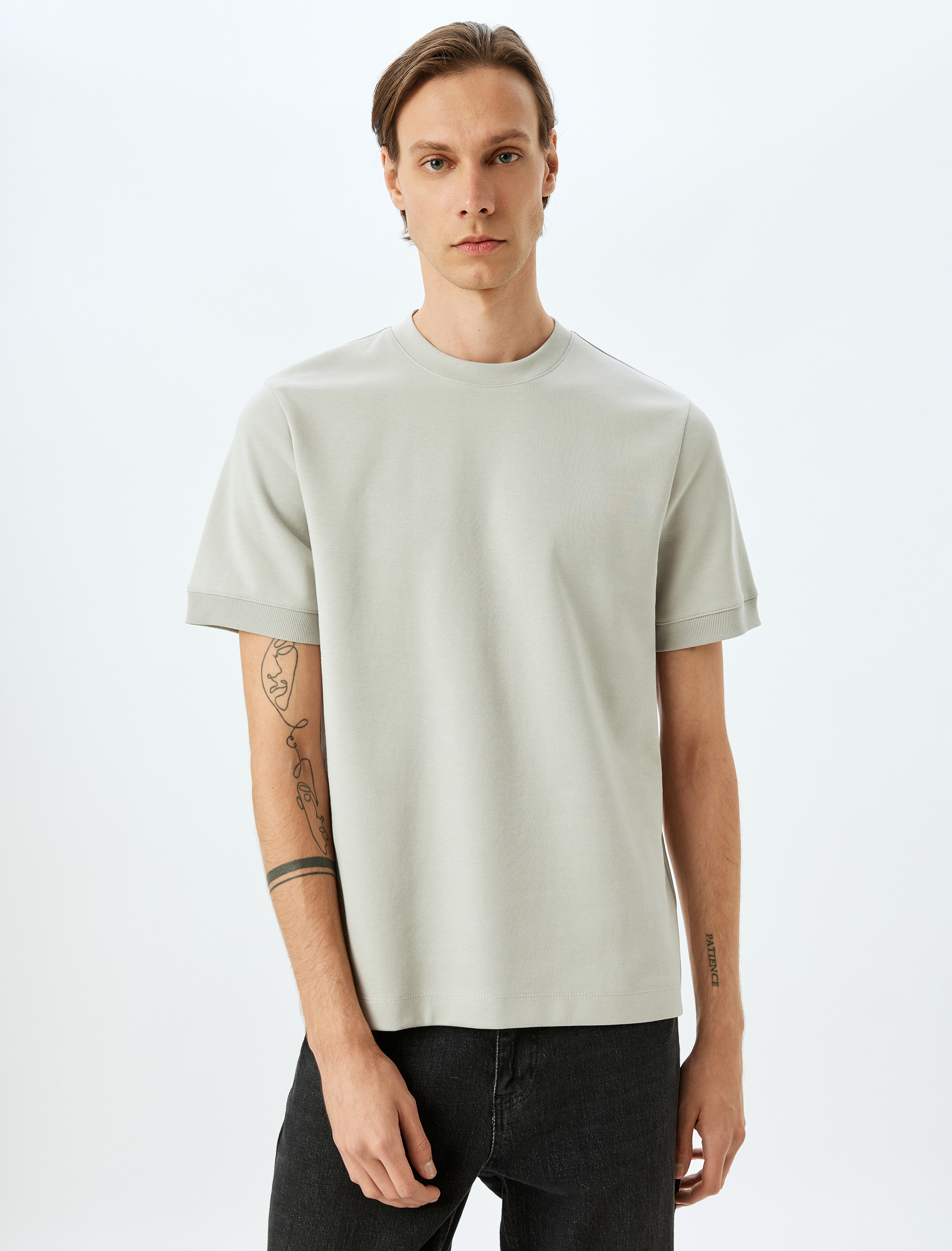   Kısa Kollu Pamuk Karışımlı Kalın Tok Kumaş Regular Fit Bisiklet Yaka Tişört