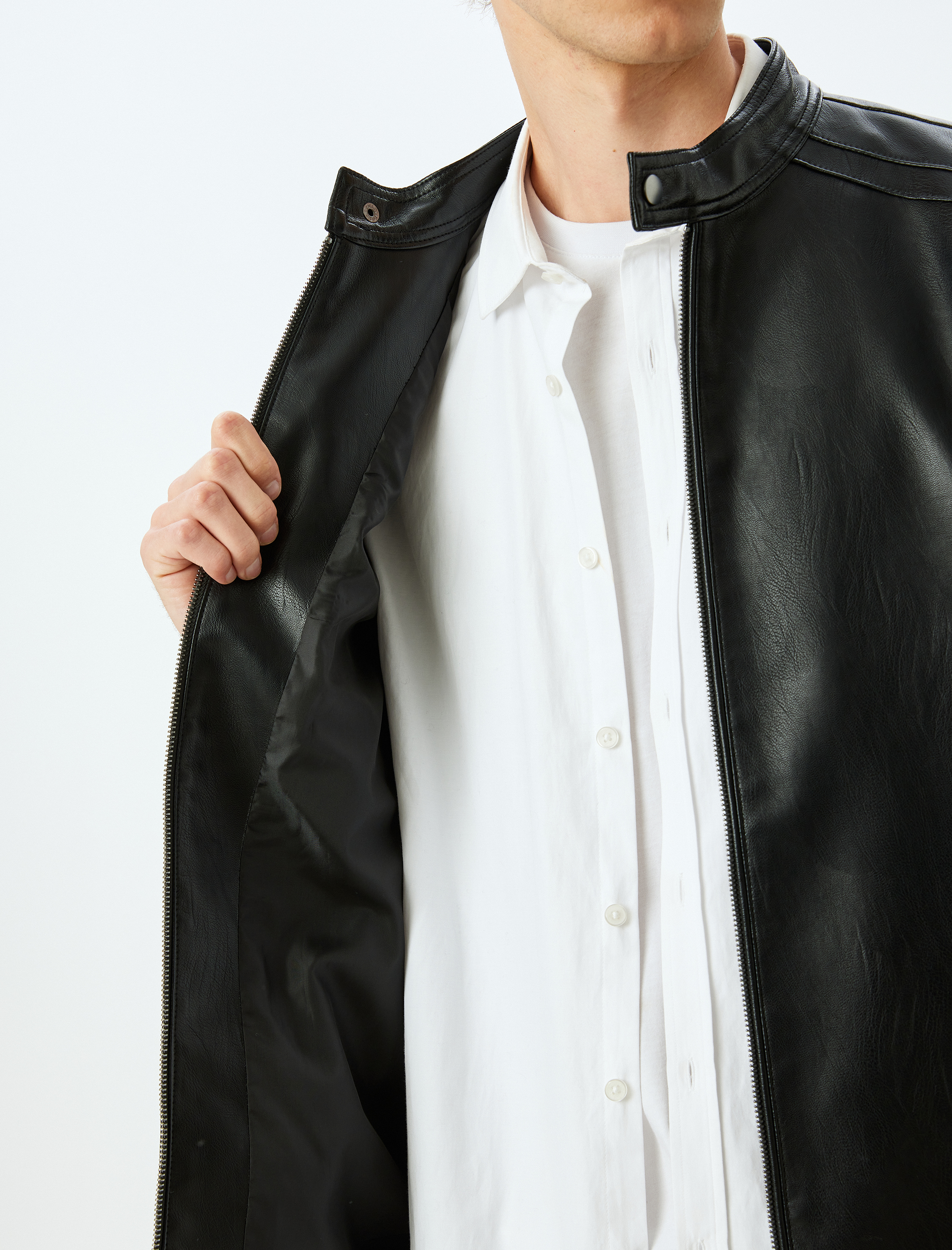   Hakim Yaka Cep Detaylı Fermuarlı Suni Deri Ceket