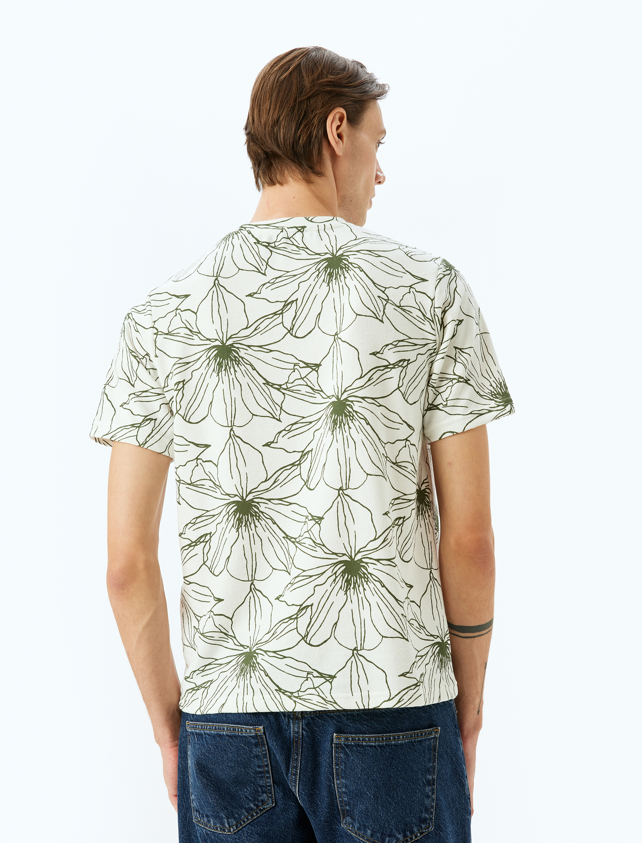   Bisiklet Yaka Regular Fit Pamuk Karışımlı Tok Kumaş Çiçek Desenli Kısa Kollu Tişört