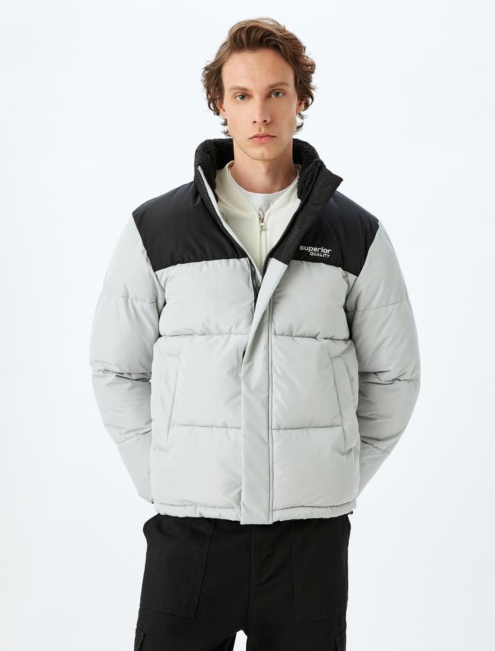  Dik Yaka Renk Kontrastlı Slim Fit Slogan Baskılı Fermuarlı Şişme Mont