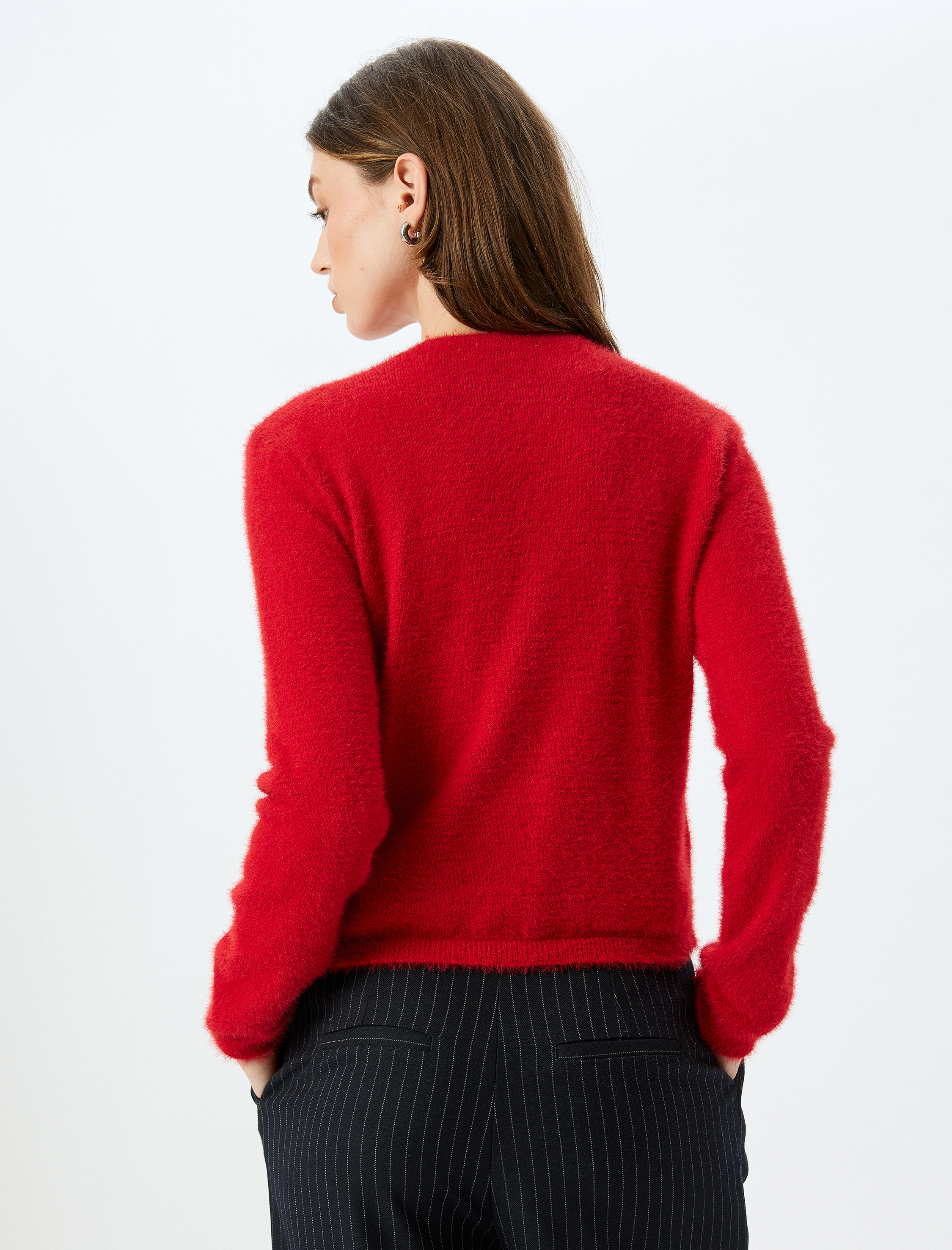   Uzun Kollu Yuvarlak Yaka Düğmeli Peluş Hırka