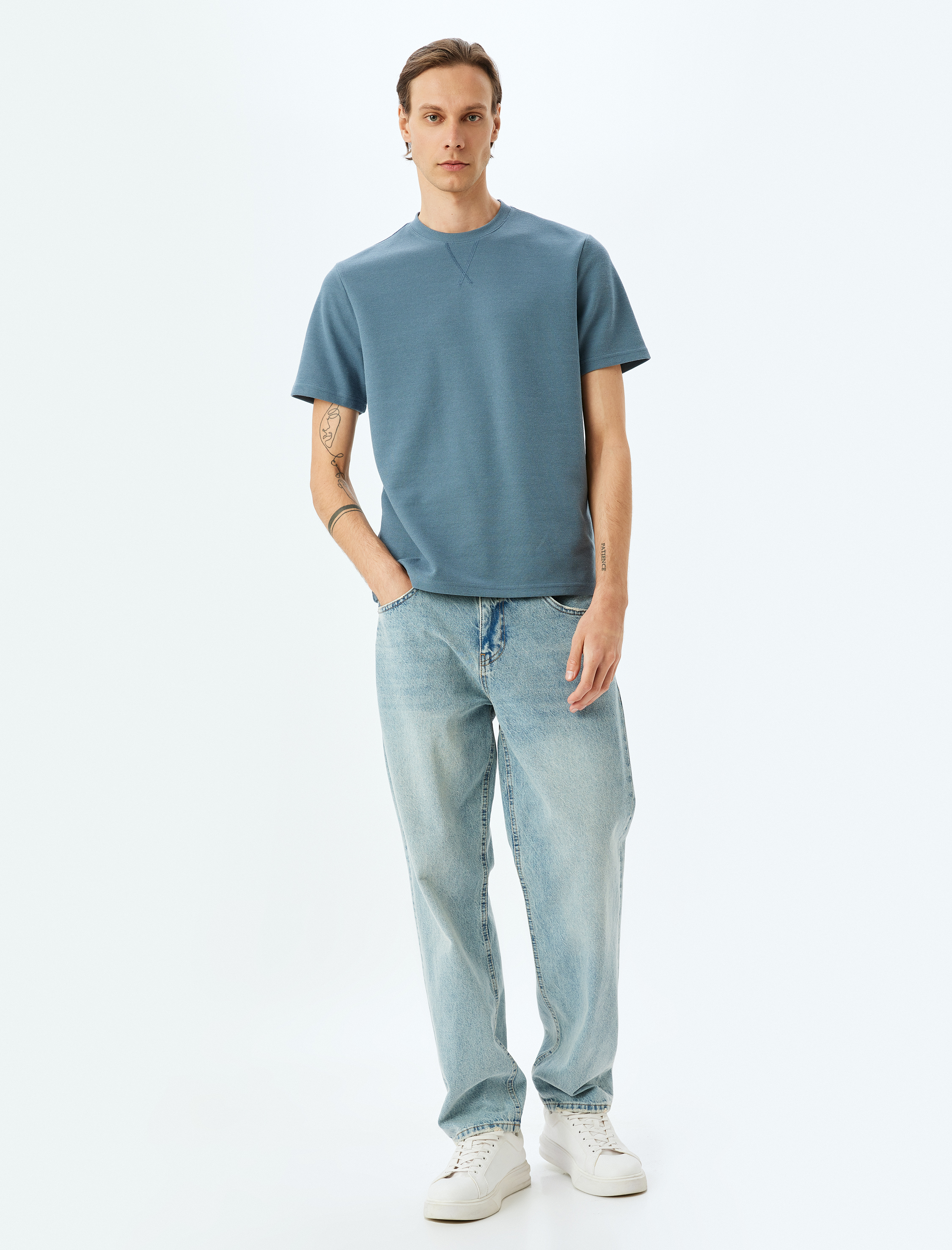   Bisiklet Yaka Dikiş Detaylı Regular Fit Pamuk Karışımlı Kısa Kollu Tişört