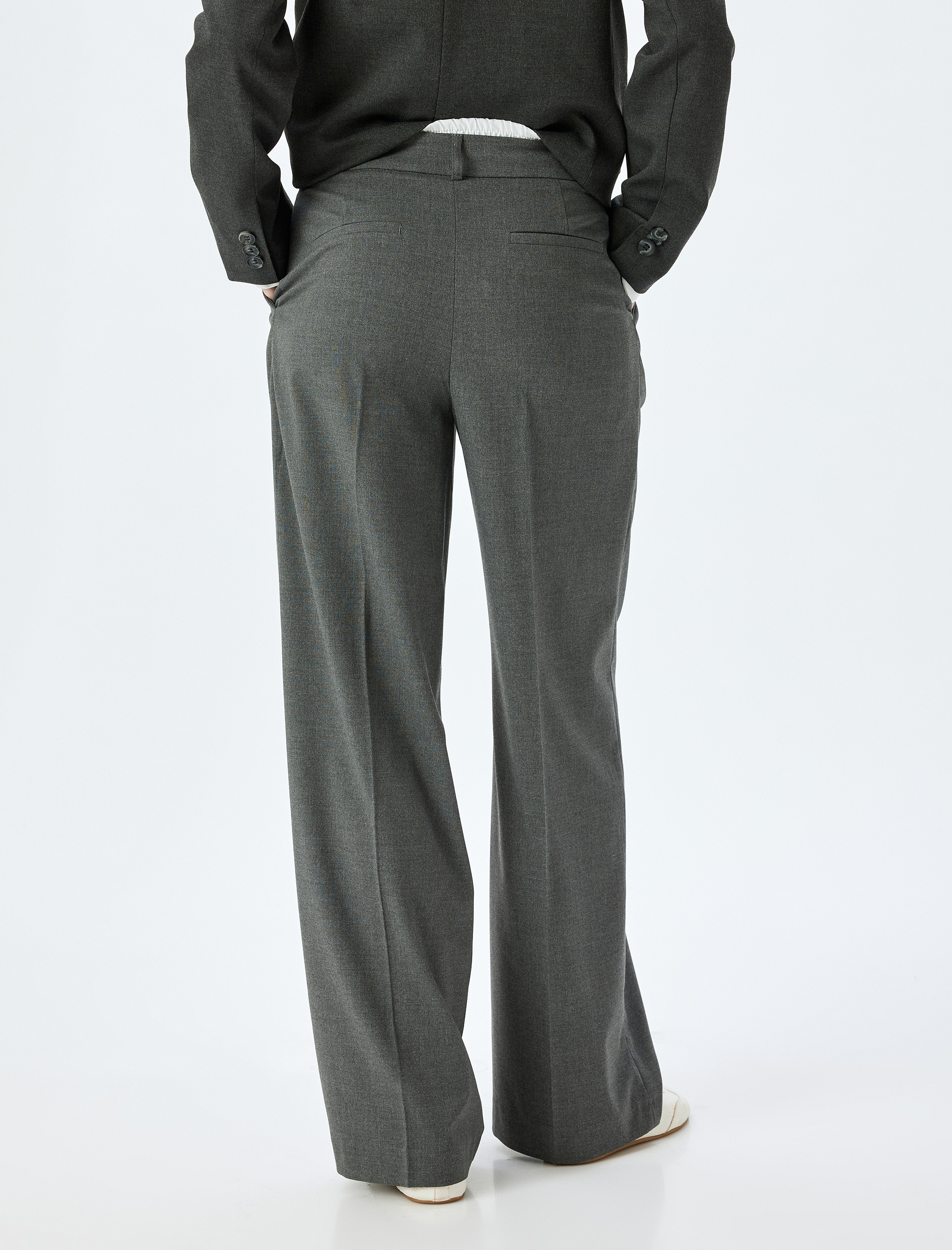   Çift Bel Detaylı Cepli Pile Detaylı Geniş Paça Kumaş Pantolon