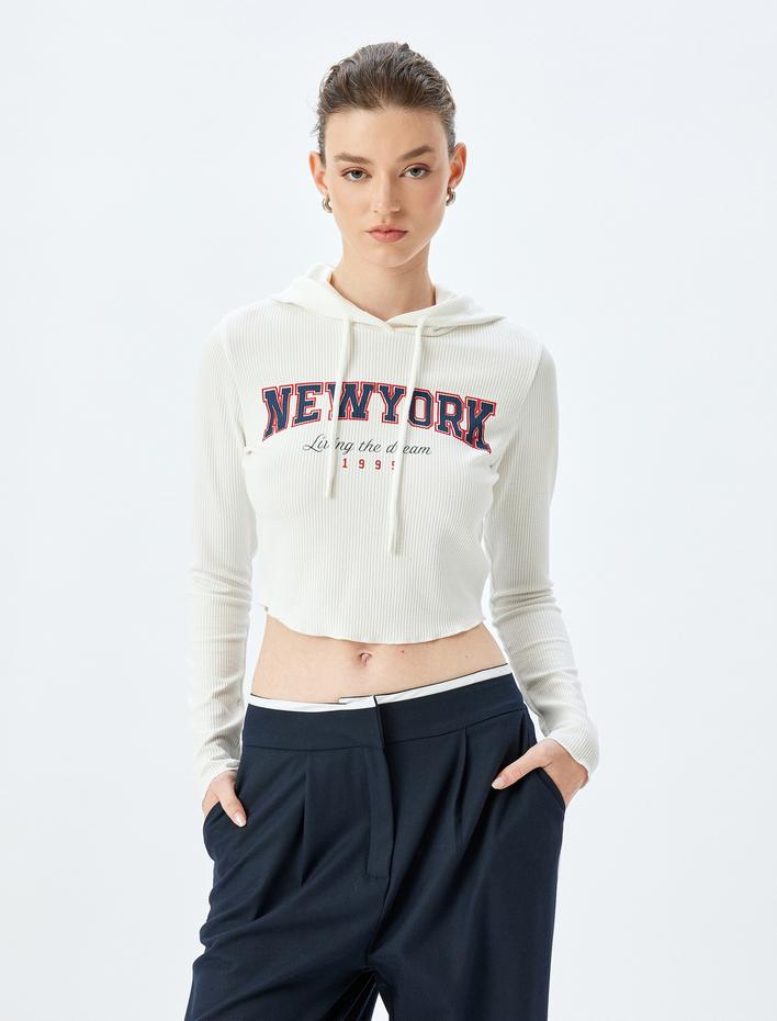  Uzun Kollu Slim Fit Fitilli Baskılı Kapüşonlu Crop Tişört