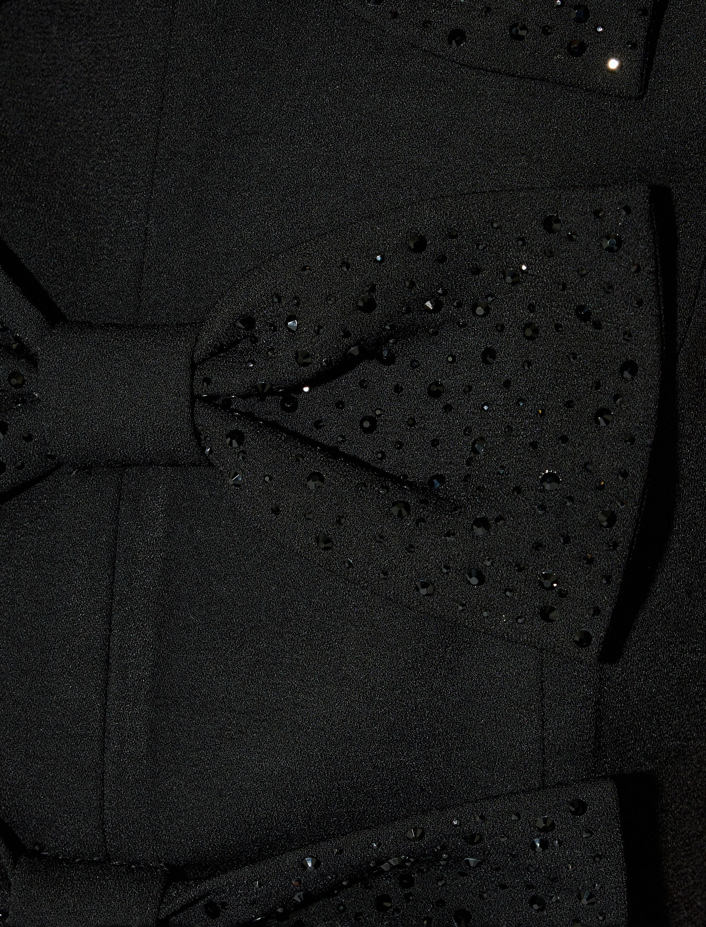 Koton X Melis Ağazat - Krep Kumaş Yuvarlak Yaka Fiyonk Detaylı Taşlı Kolsuz Mini Elbise