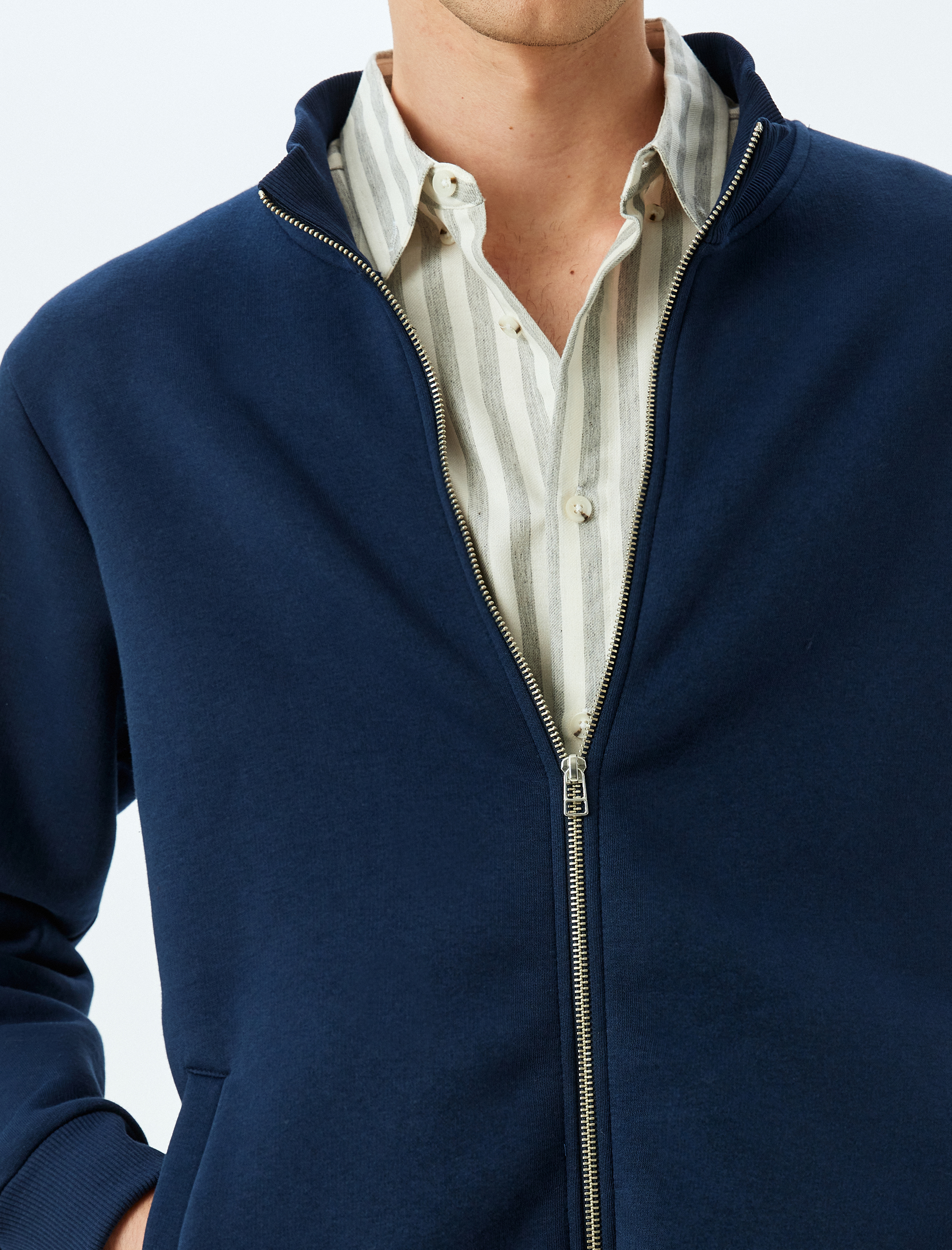   Şardonlu Pamuk Karışımlı Cep Detaylı Fermuarlı Dik Yaka Hırka