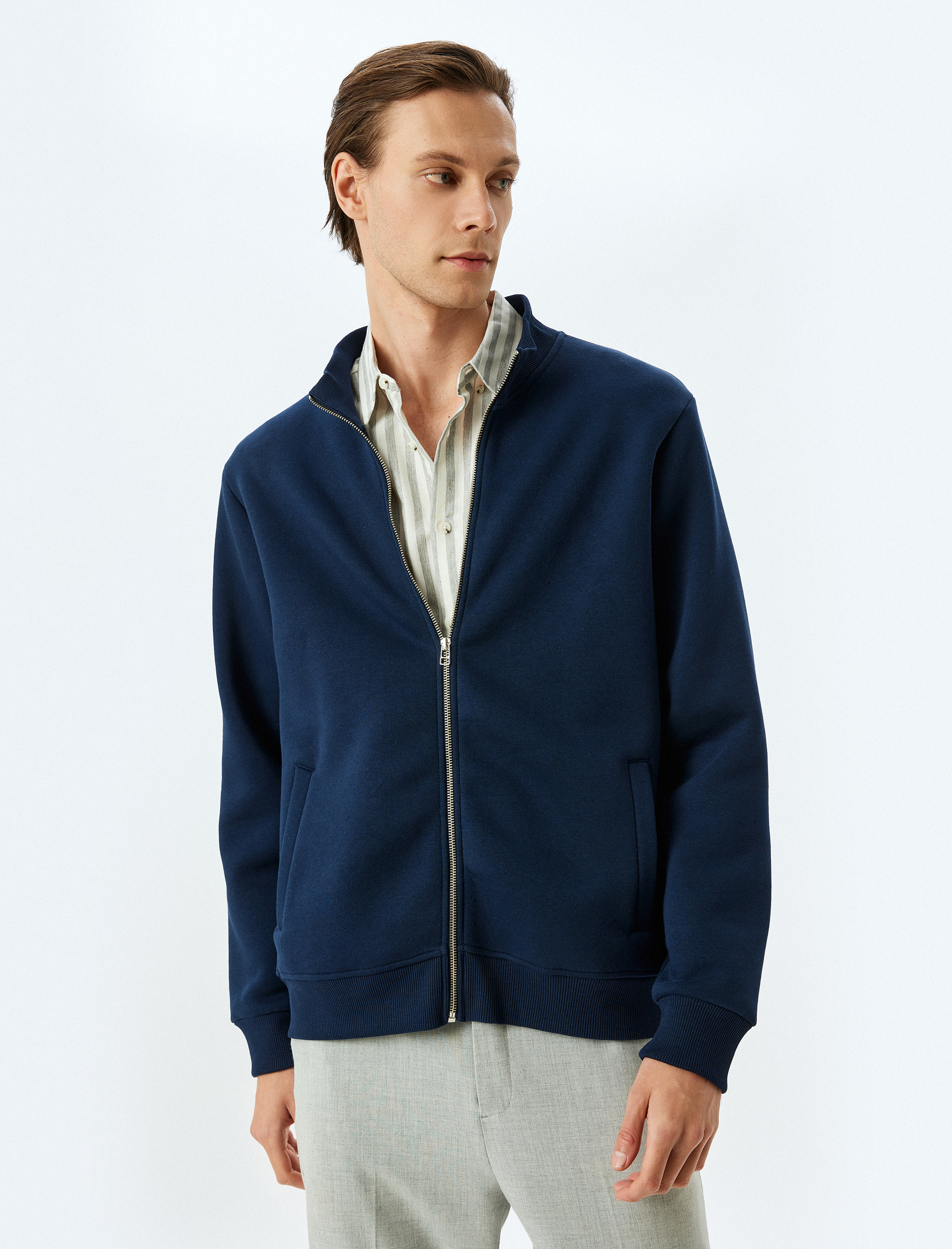   Şardonlu Pamuk Karışımlı Cep Detaylı Fermuarlı Dik Yaka Hırka