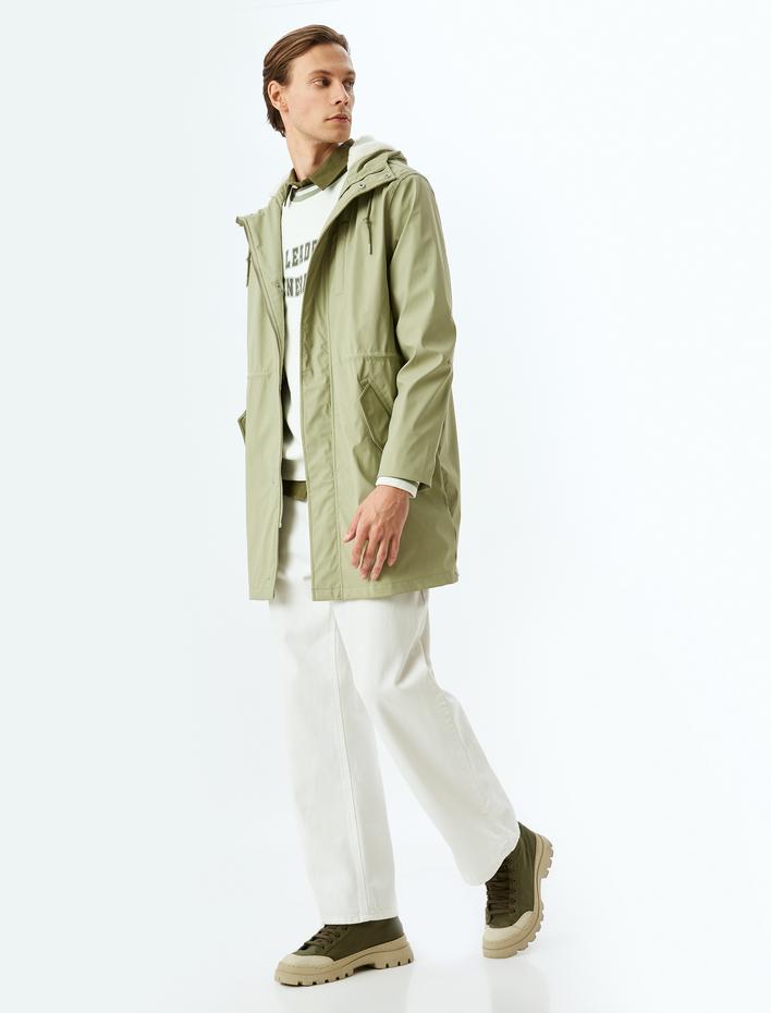  Kapşonlu Slim Fit Fermuarlı Suni Deri Yağmurluk