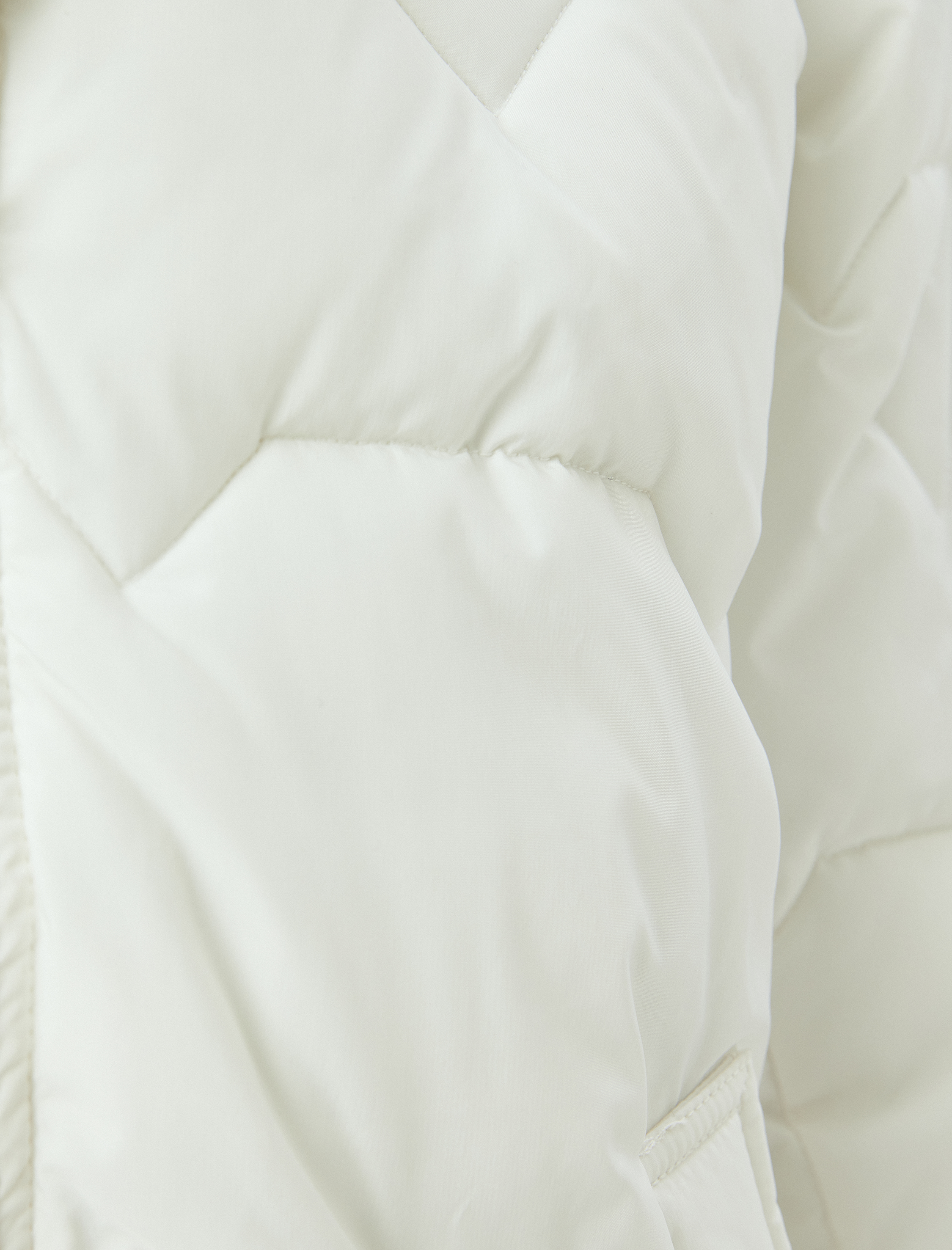   Cepli Fermuar Kapamalı Kapüşonlu Çıkarılabilir Suni Kürk Yaka Su İtici Kapitone Uzun Şişme Mont