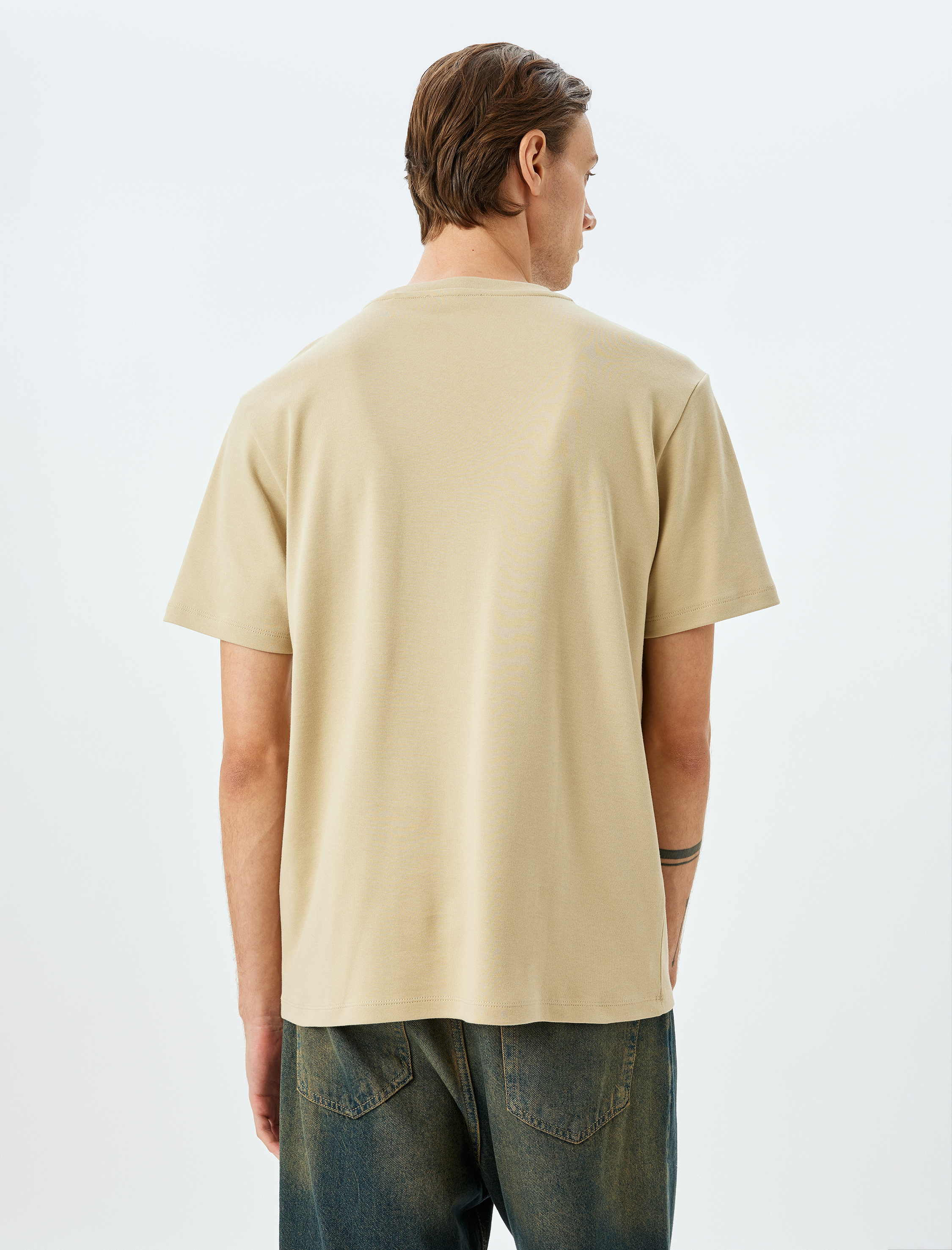   Bisiklet Yaka Pamuklu Regular Fit Tok Kumaş Kısa Kollu Baskılı Tişört