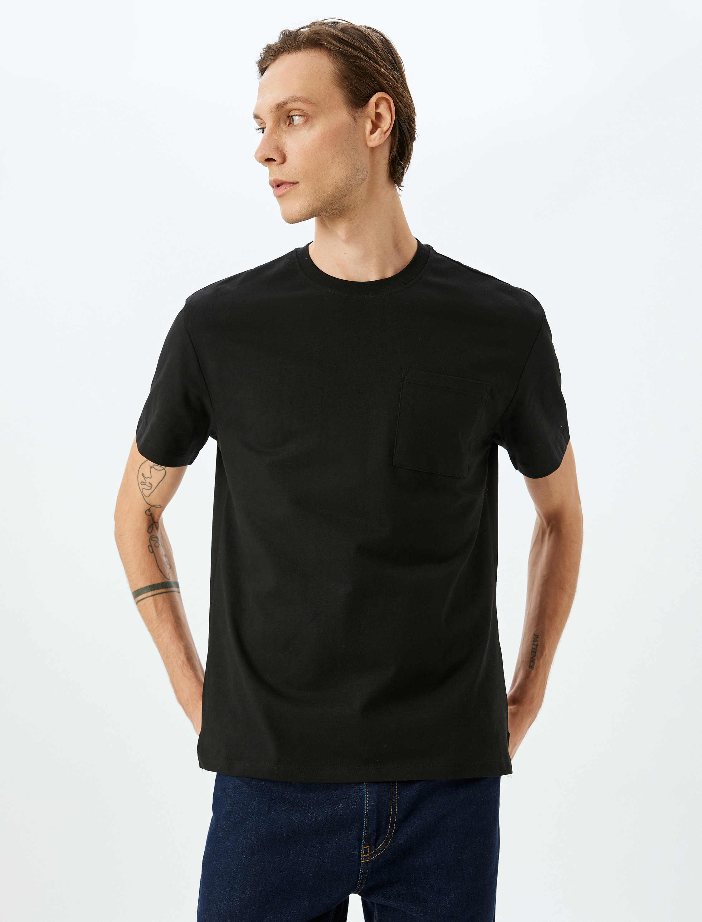   Kısa Kollu Bisiklet Yaka Cep Detaylı Tok Kumaş Pamuklu Oversize Tişört