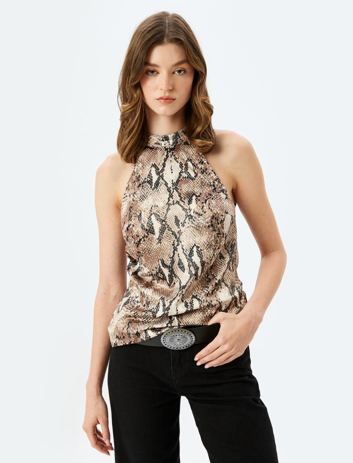  Kolsuz Yılan Derisi Baskılı Sırt Detaylı Halter Yaka Bluz