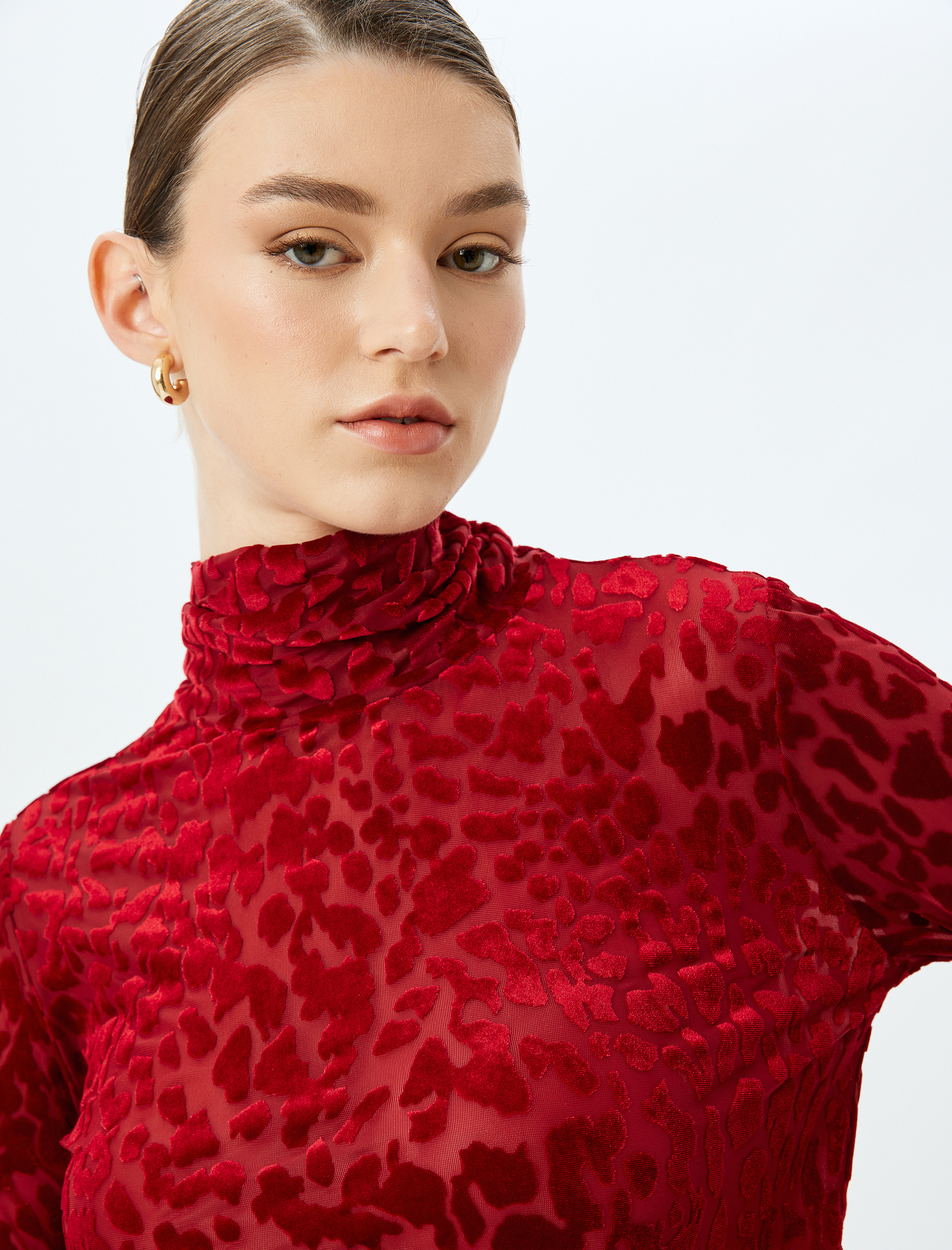   Leopar Desenli Yarı Transparan Kadife Body Dik Yaka Uzun Kollu Slim Fit