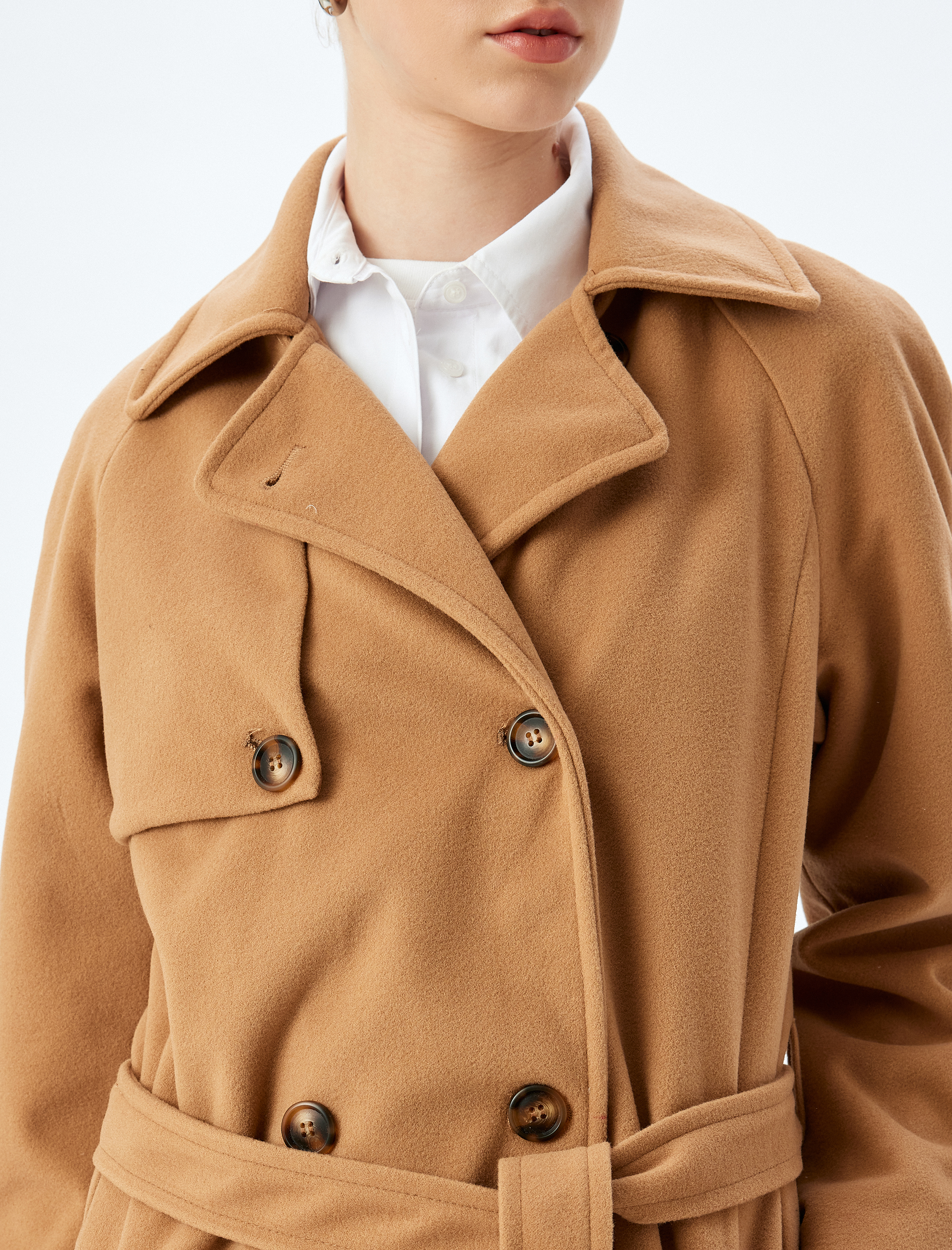 Düğmeli Cepli Kuşak Detaylı Kruvaze Uzun Kaşe Kaban