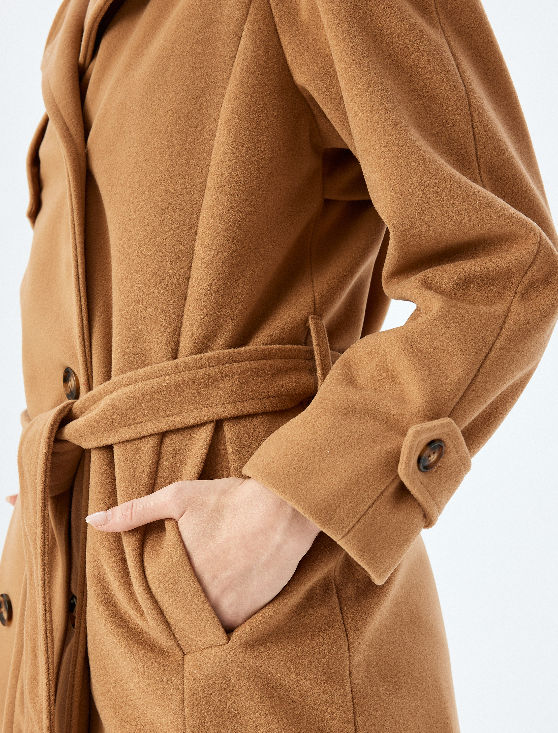 Düğmeli Cepli Kuşak Detaylı Kruvaze Uzun Kaşe Kaban