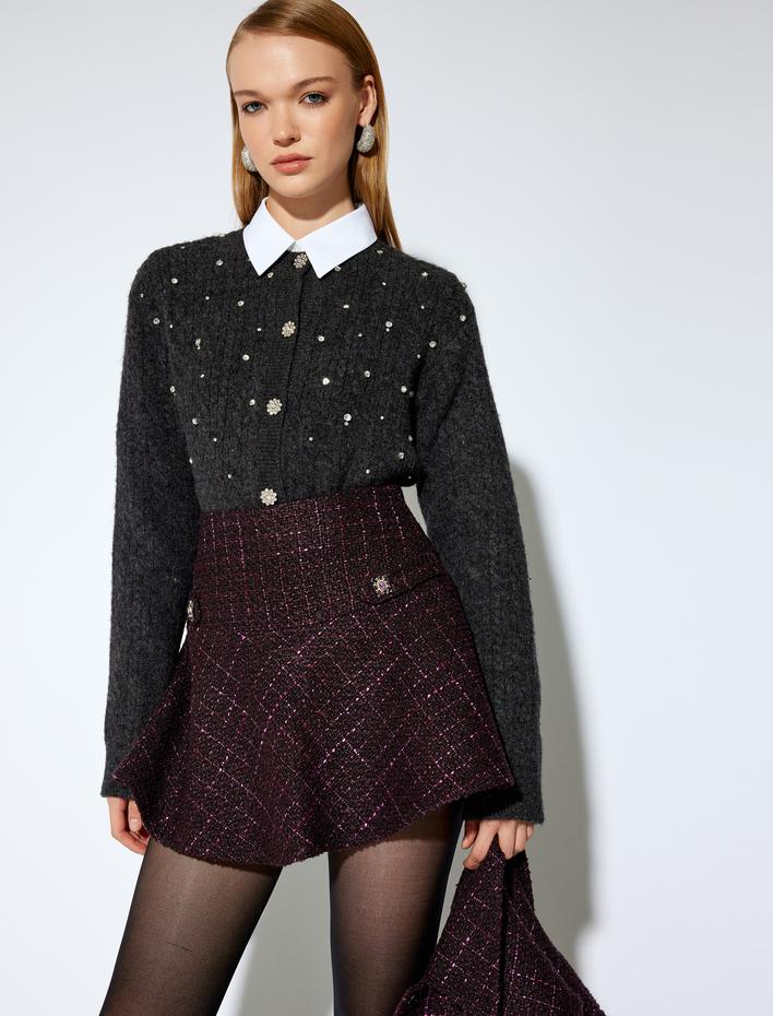  Koton X Melis Ağazat - Taşlı Düğme Detaylı Volümlü Mini Tüvit Etek