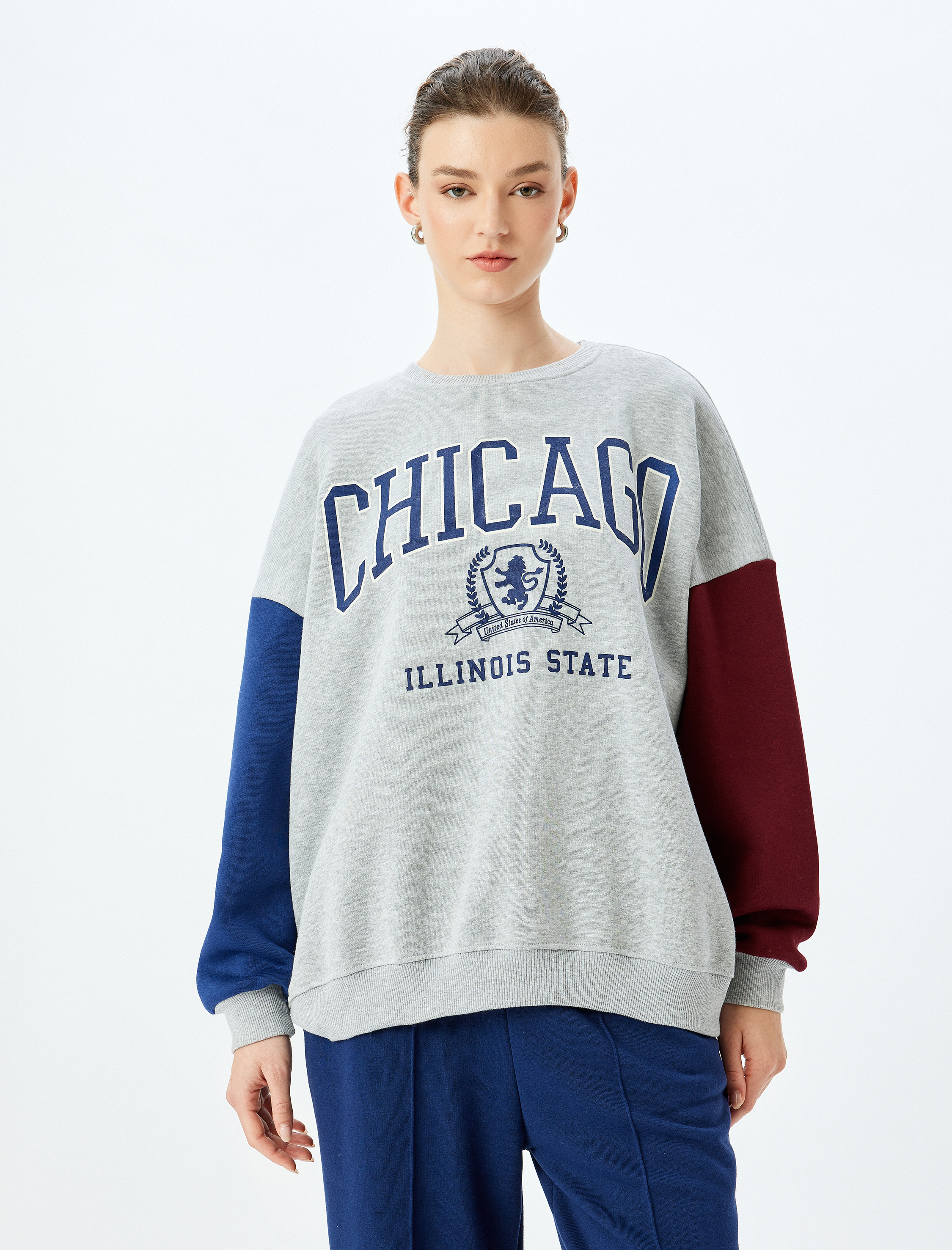   Üç İplik Şardonlu Renk Bloklu Uzun Kollu Bisiklet Yaka Baskılı Oversize Sweatshirt