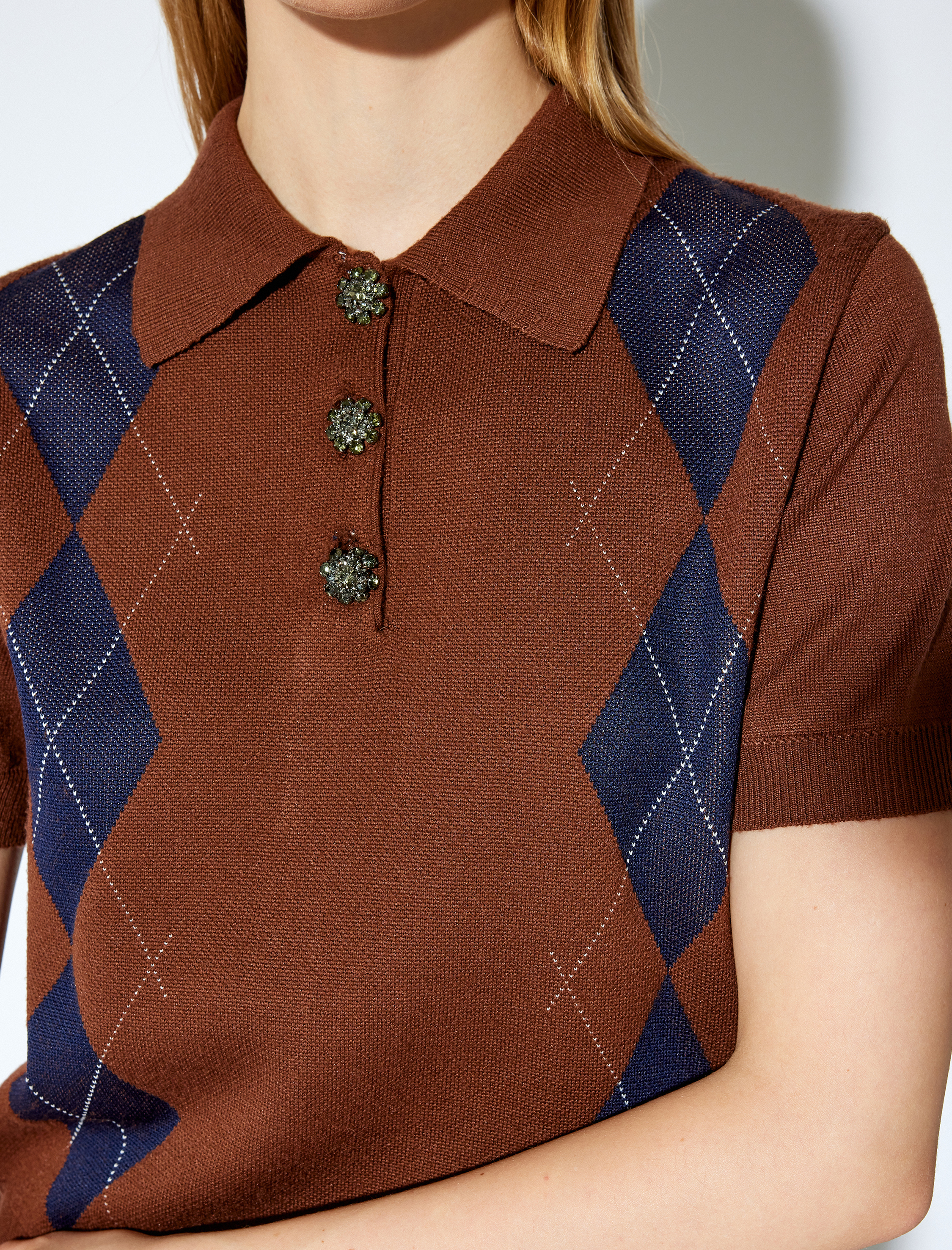   Koton X Melis Ağazat - Kısa Kollu Baklava Desenli Taşlı Düğme Detaylı Polo Yaka Triko Kazak